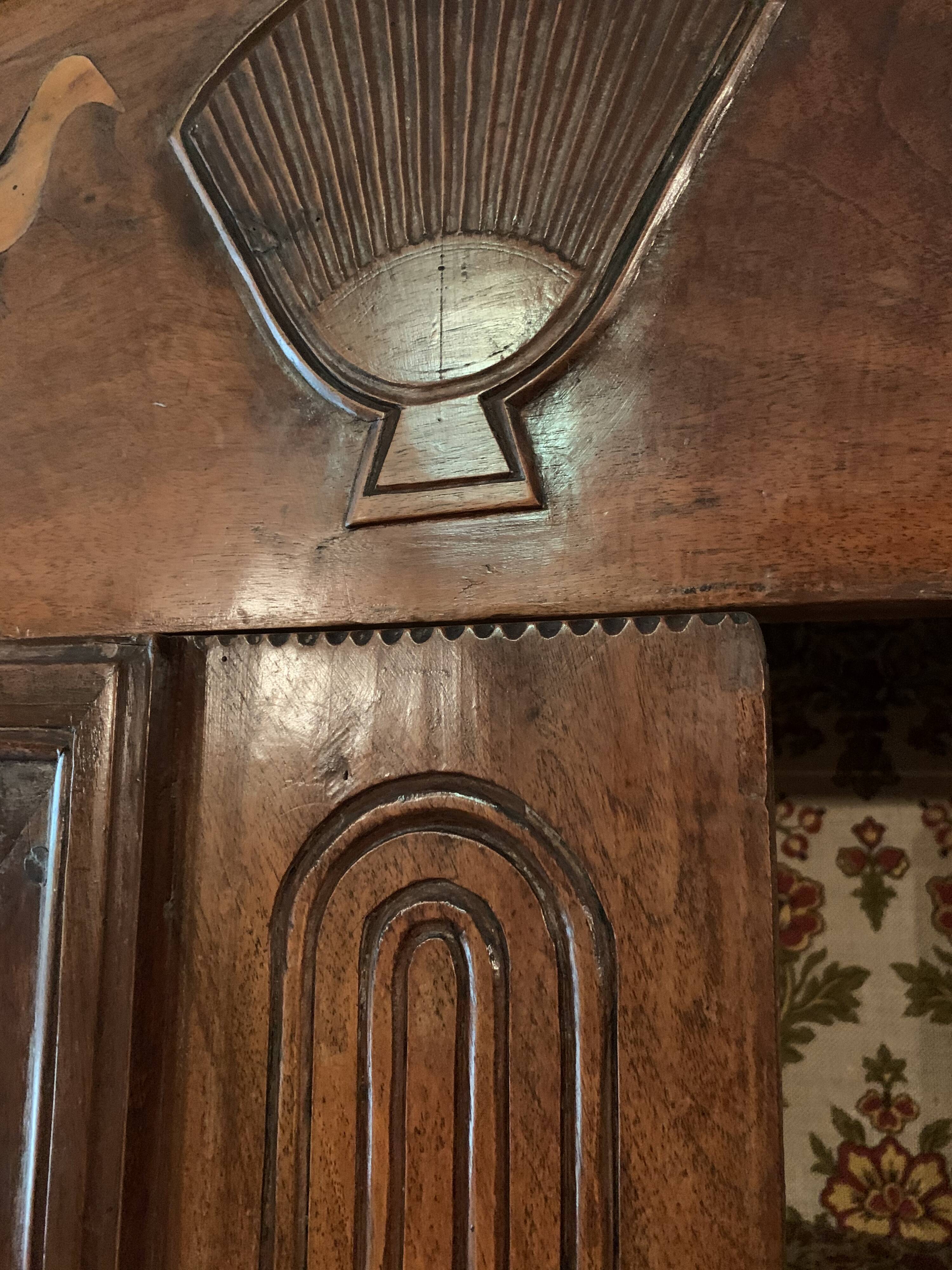 Antique wardrobe of character XVIII th of Rhone Valley