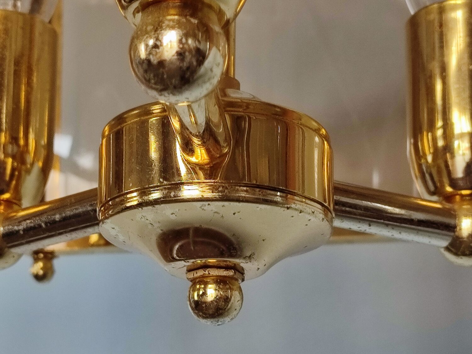 Brass pendant lamp and five-faceted vintage smoked glasses