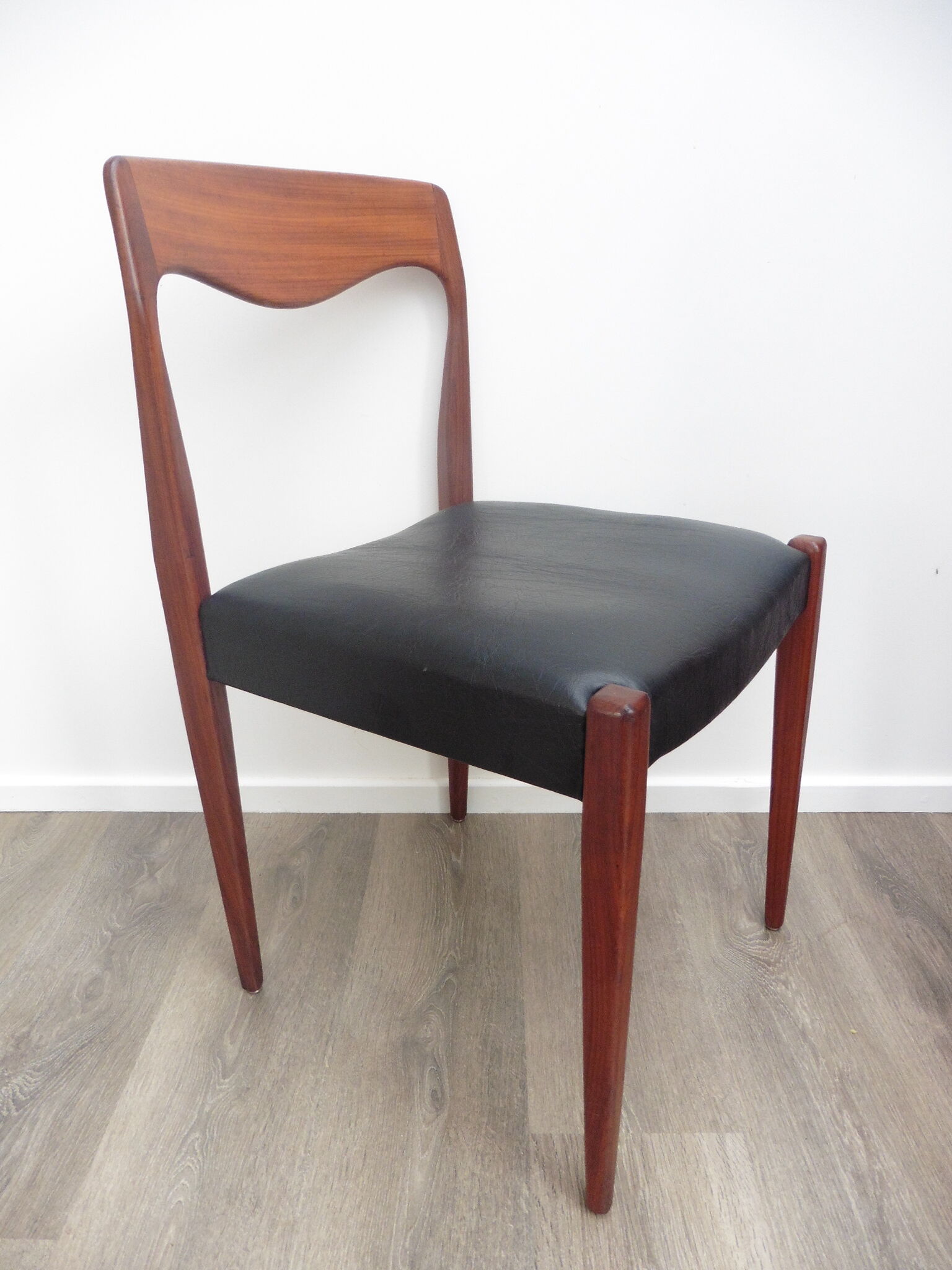 Pair of chairs Niels Otto Møller