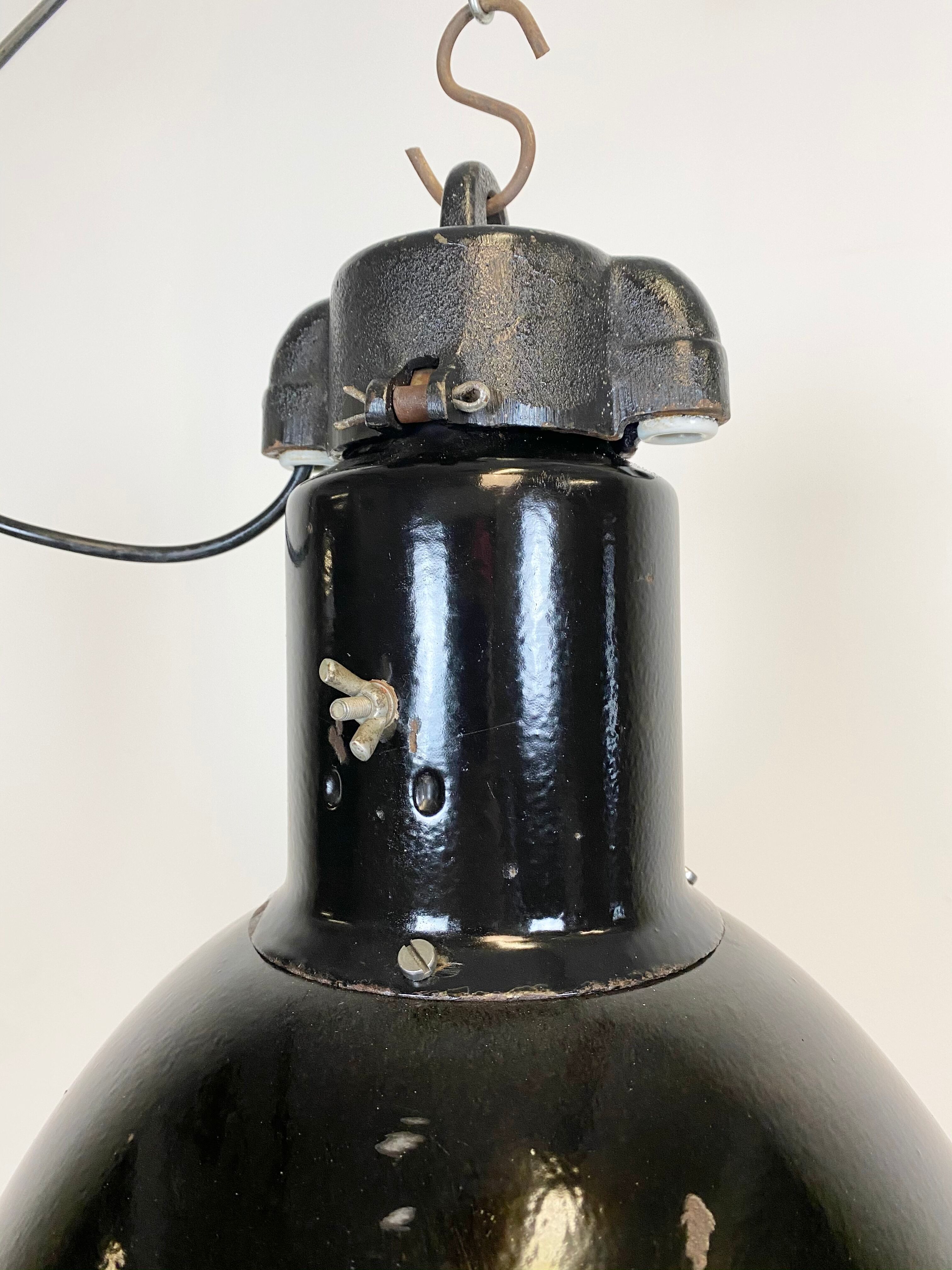 Industrial black enamel pendant light, 1930s
