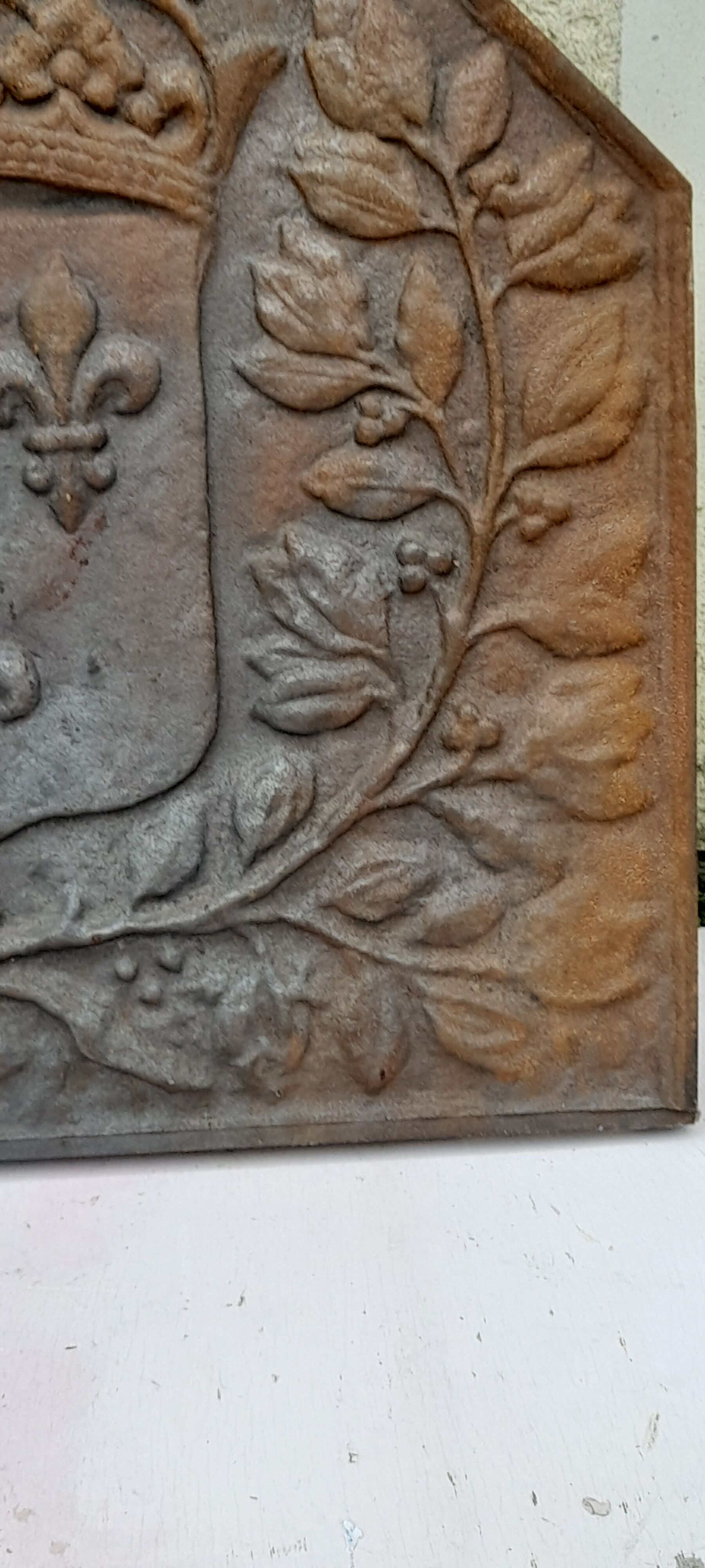 Cast iron fireplace plate fleur de lys art foundry never laid
