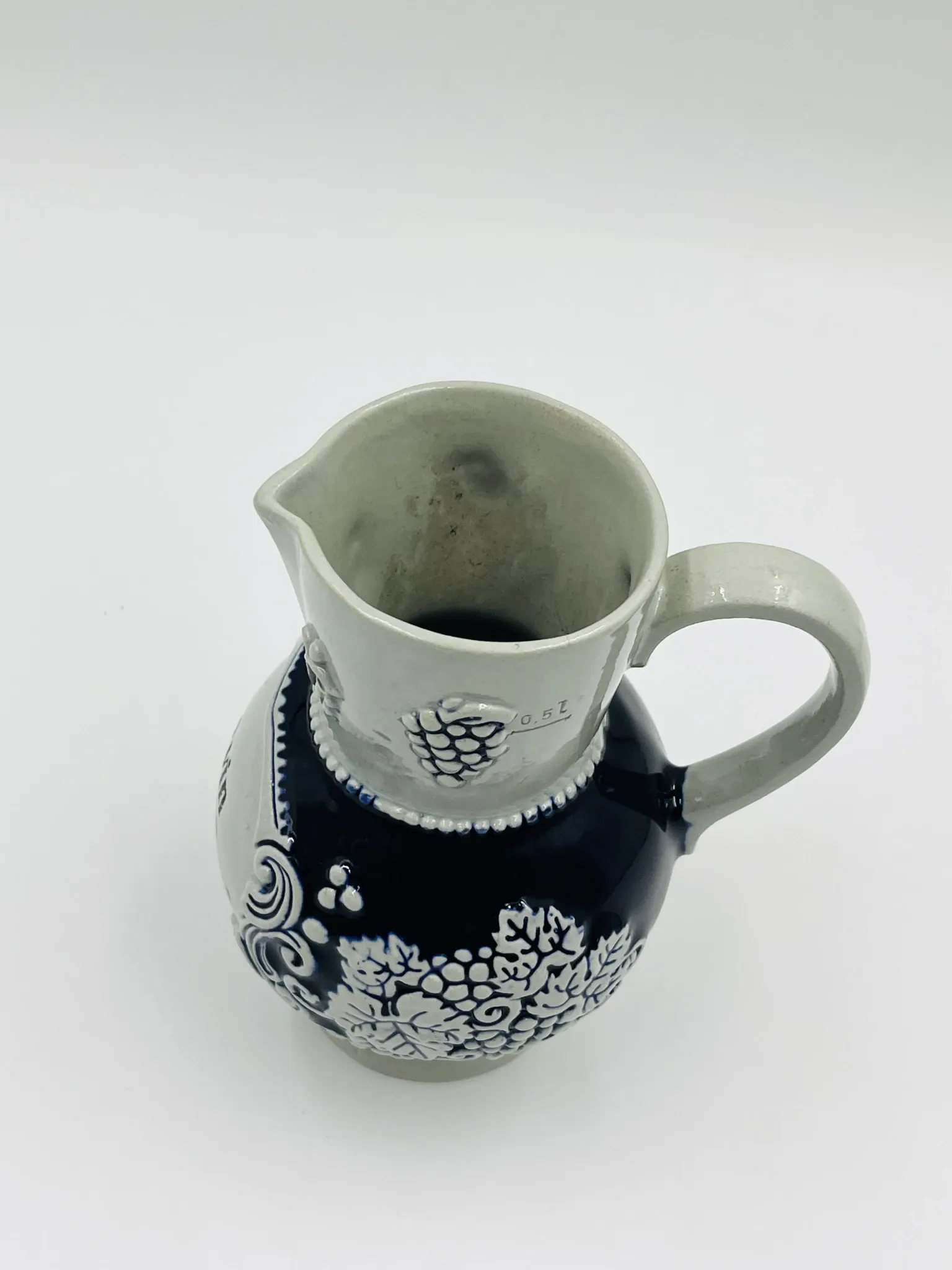 Stoneware wine pitcher Marzi & Remy "Wine dispels sadness"