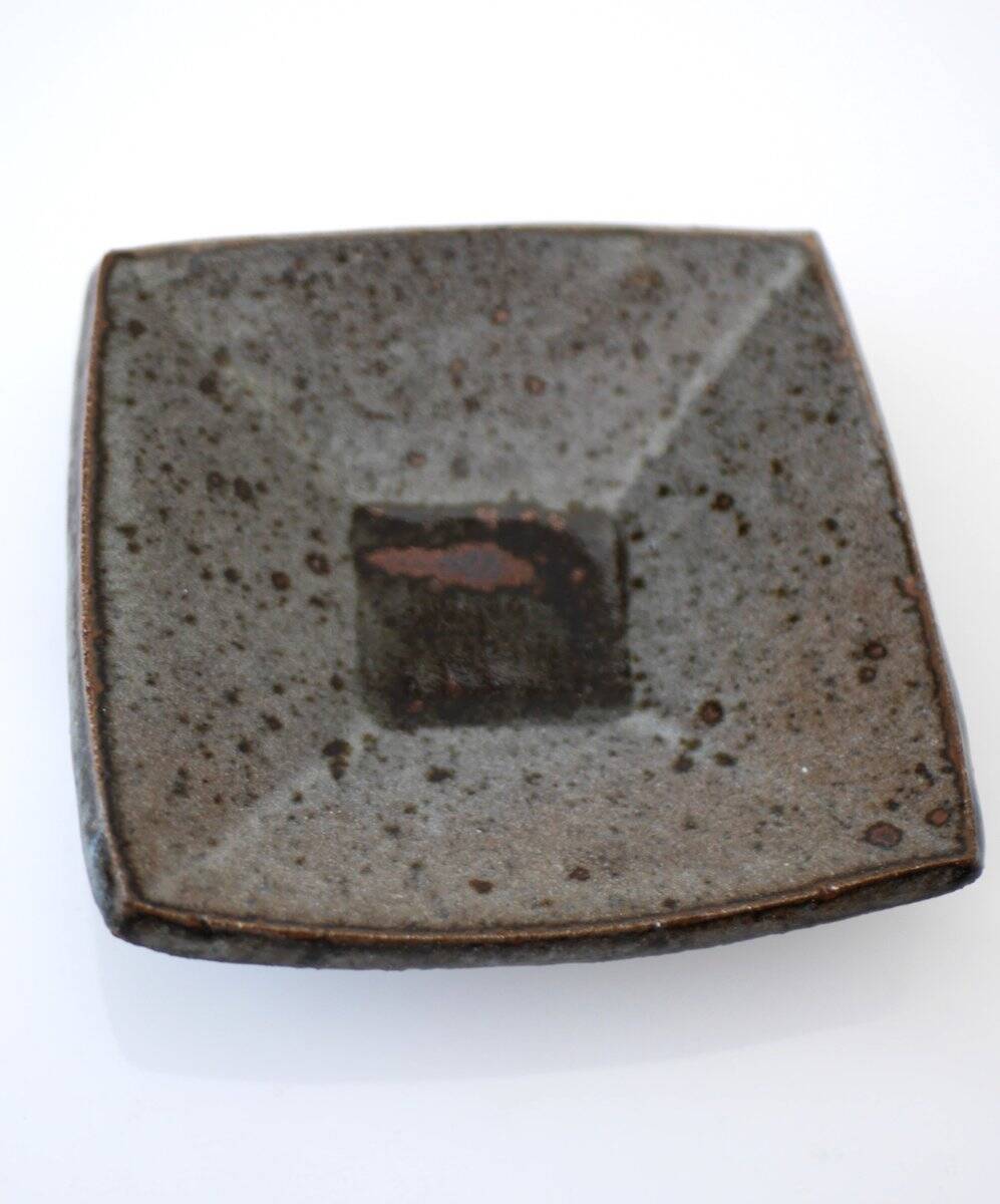 Mid-century modern pottery dish by Janet Leach, England