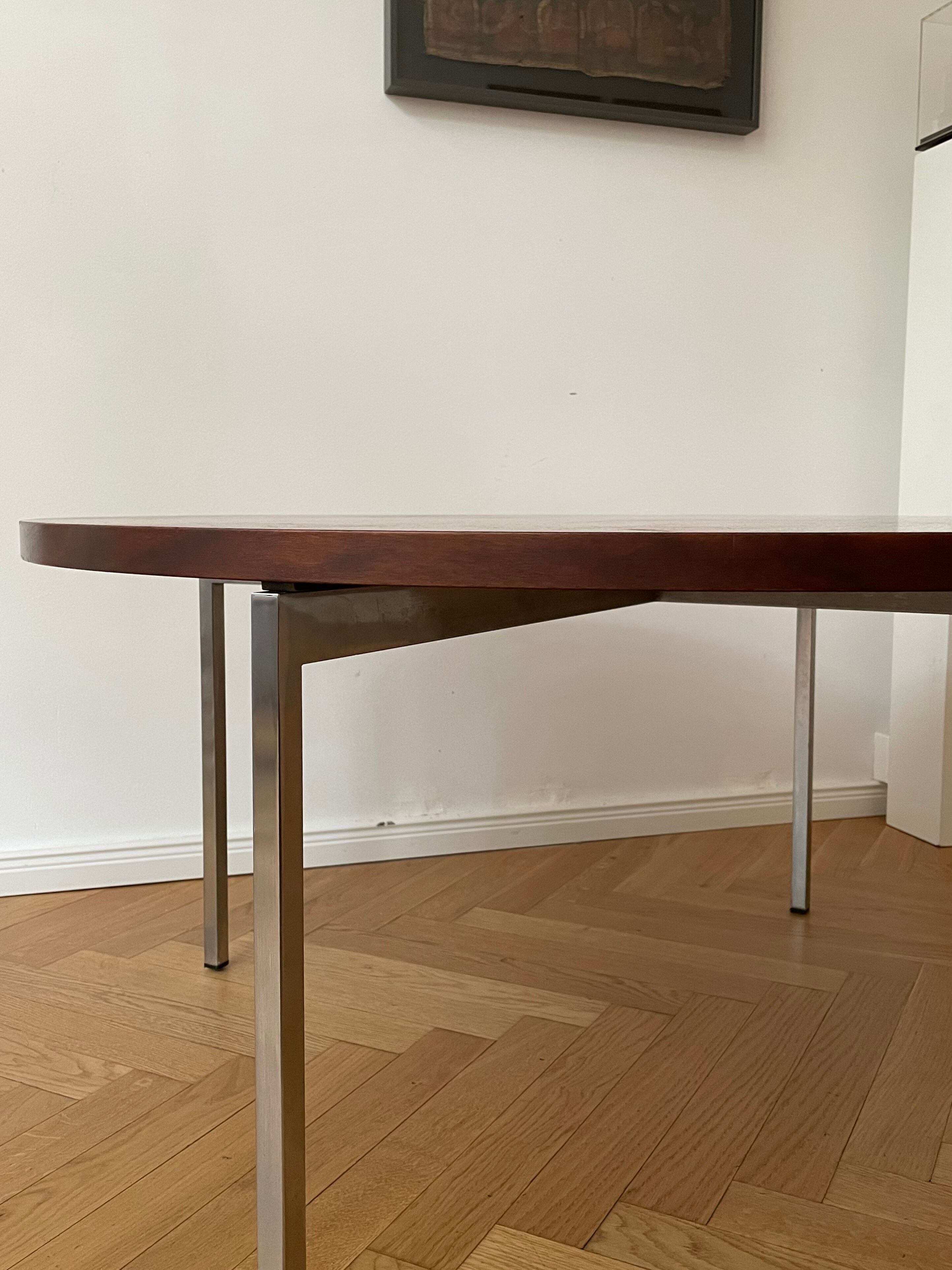 Florence Knoll round Coffee Table in Palisander 1960s
