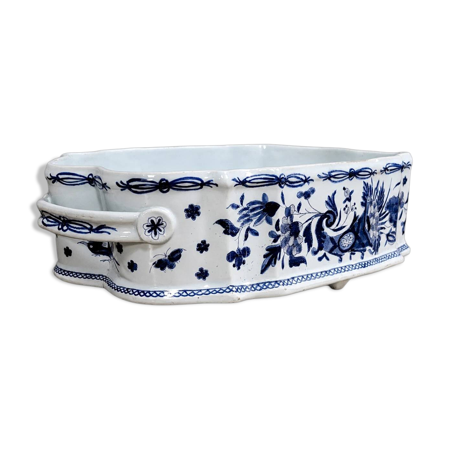 Important ceramic planter with monochrome blue decoration.