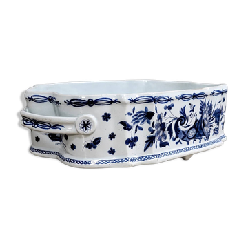 Important ceramic planter with monochrome blue decoration.
