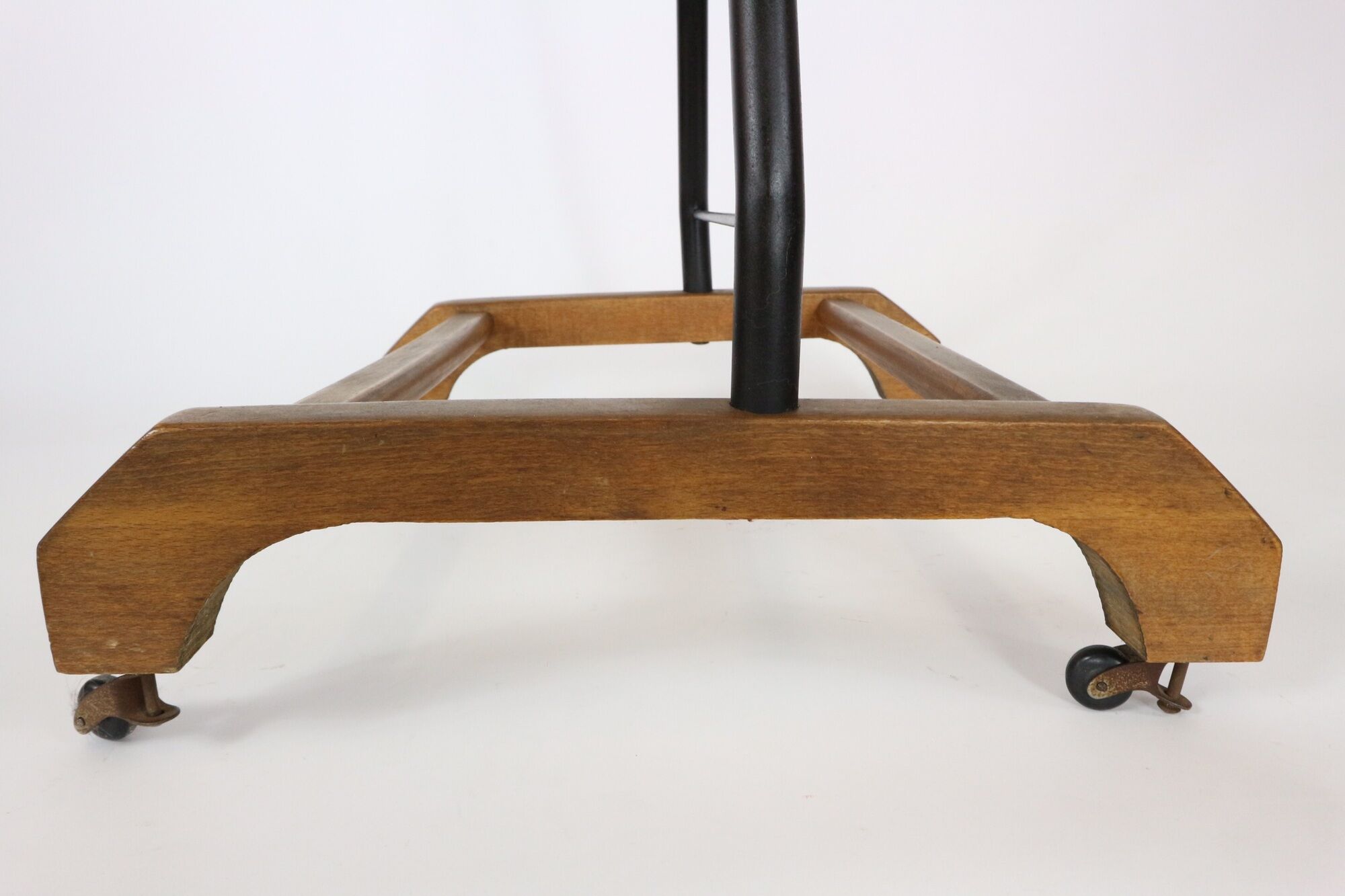 Valet serviteur muding années 60 vintage bois et métal peint en noir