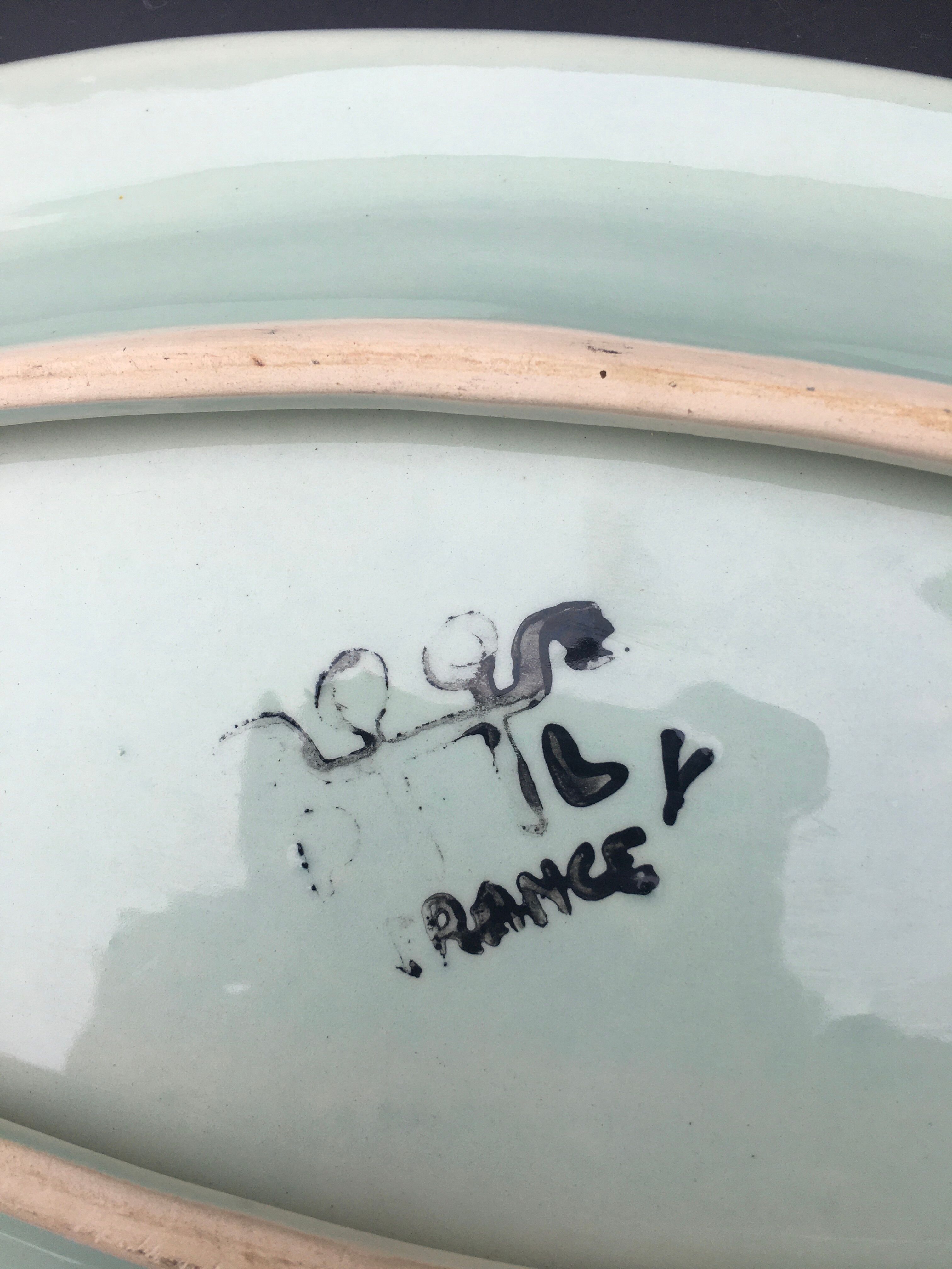 Plat en céramique de Jacques Pouchain