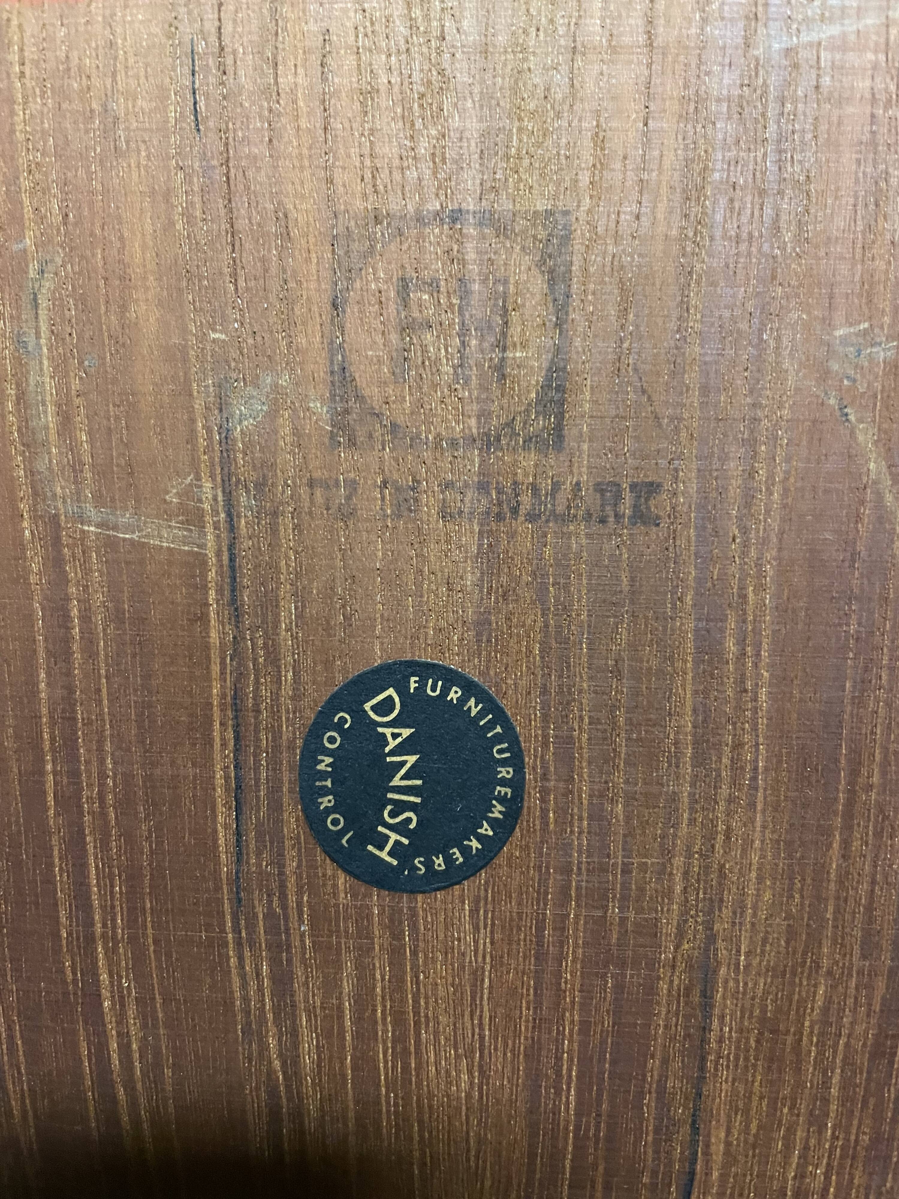 VERY RARE CANNELÉE BASE DINING TABLE BY ARNE JACOBSEN, Fritz Hansen, 1960s