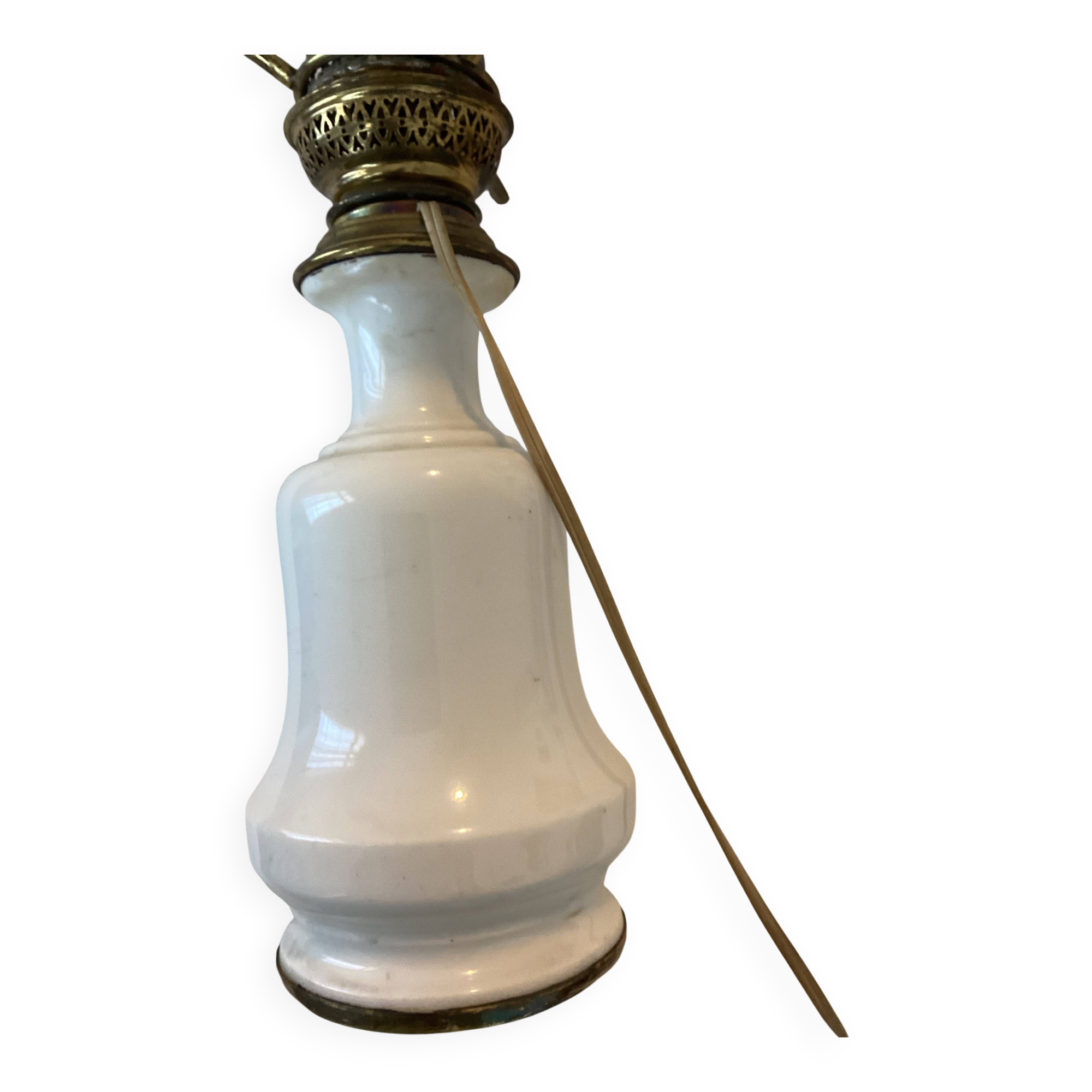 White opaline oil lamp mounted