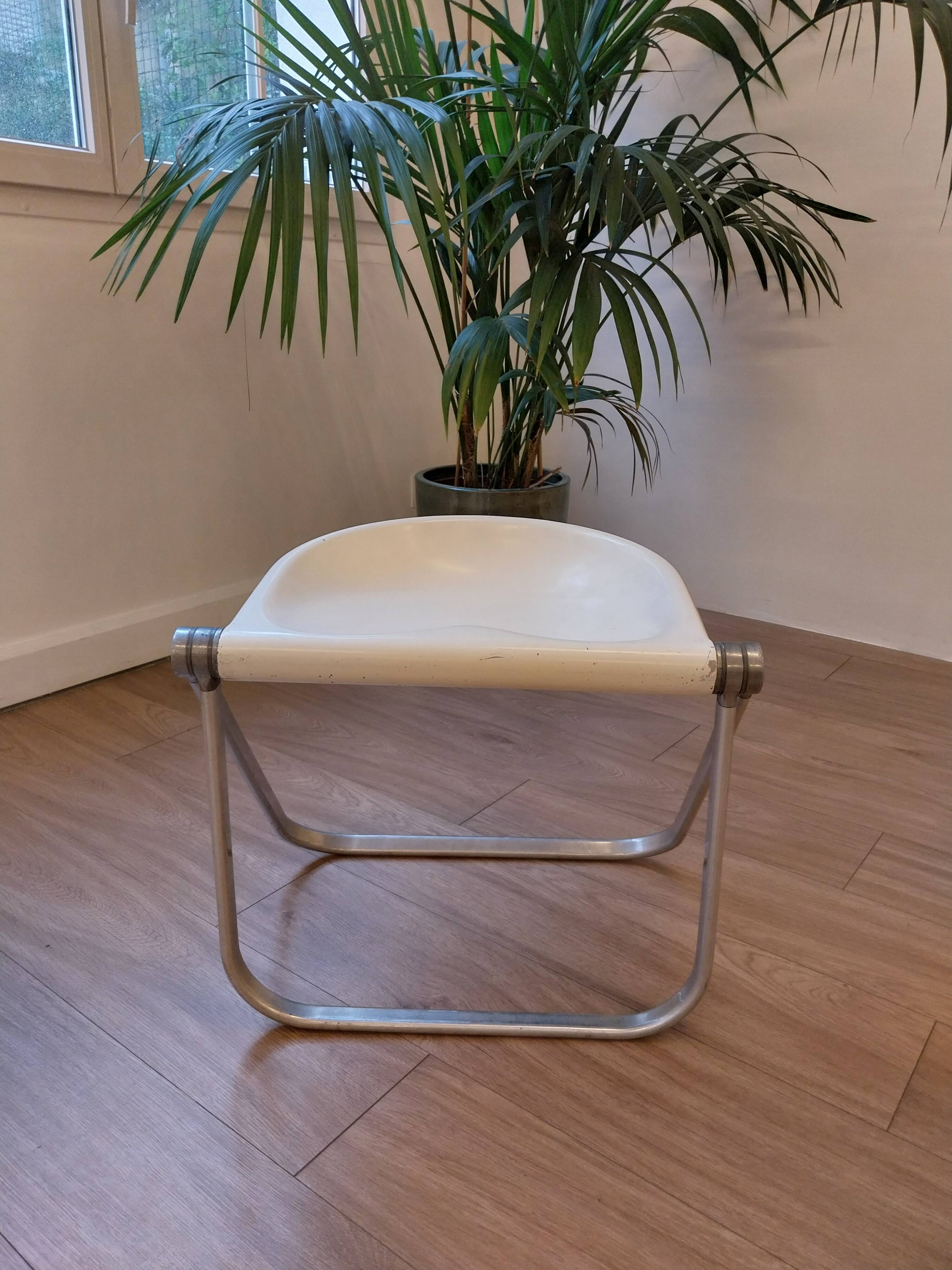 Vintage white Pluff stool – Anonima Castelli