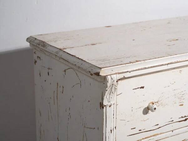 Antique white chest of drawers (c.1920)
