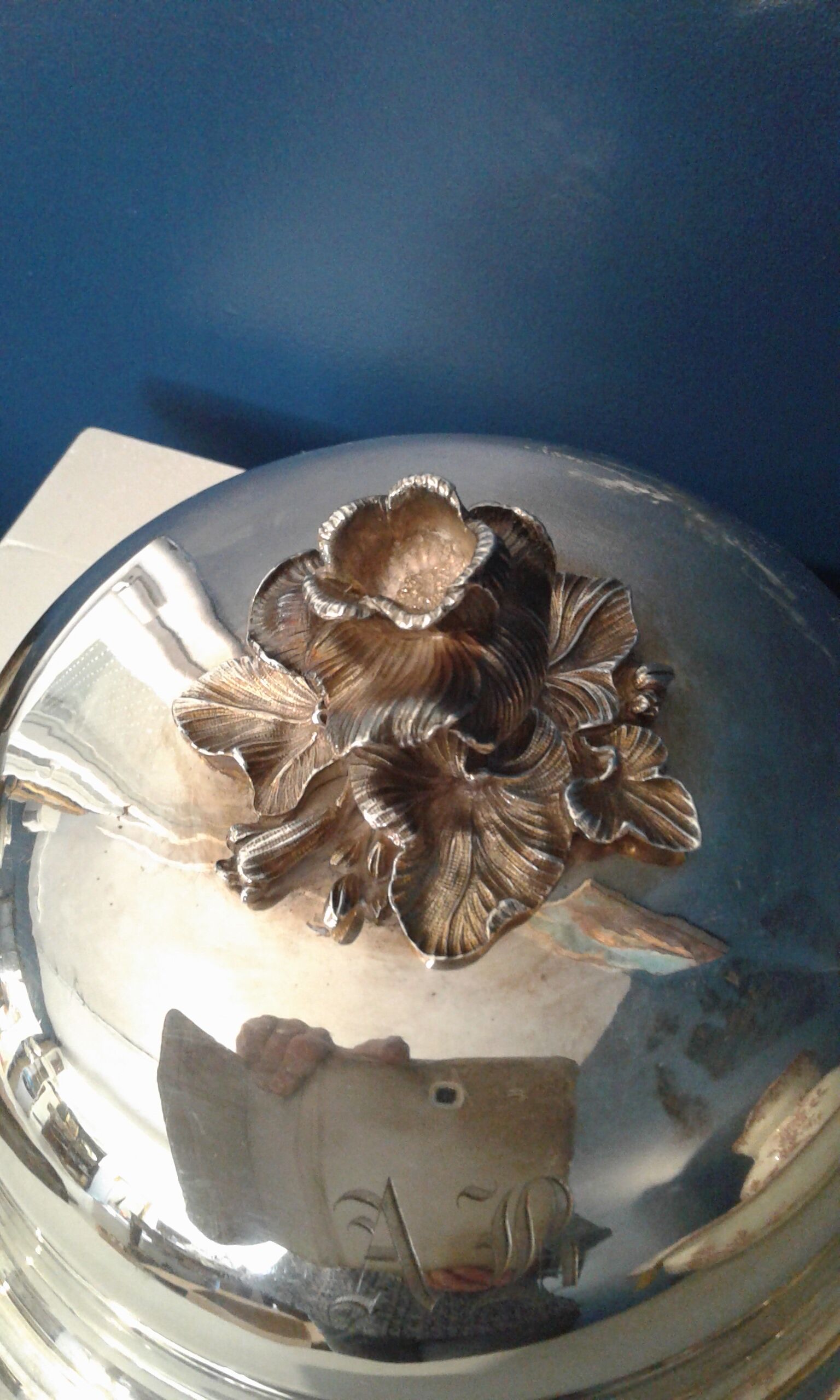 Service bell . Silver metal. Monogram AB