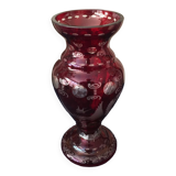 Vase en verre de bohême bordeaux tranparent et grave