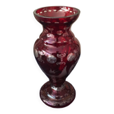 Burgundy burgundy bohemian glass vase tranparent and grave