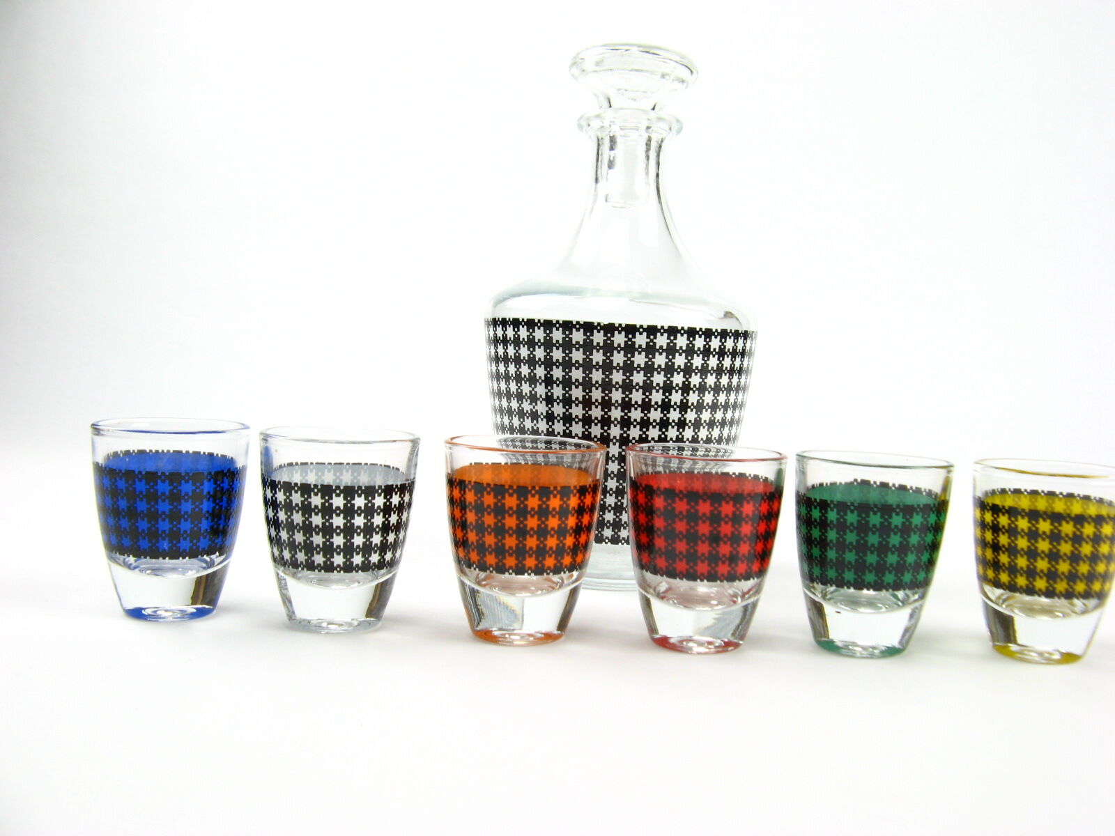 Houndstooth liquor service