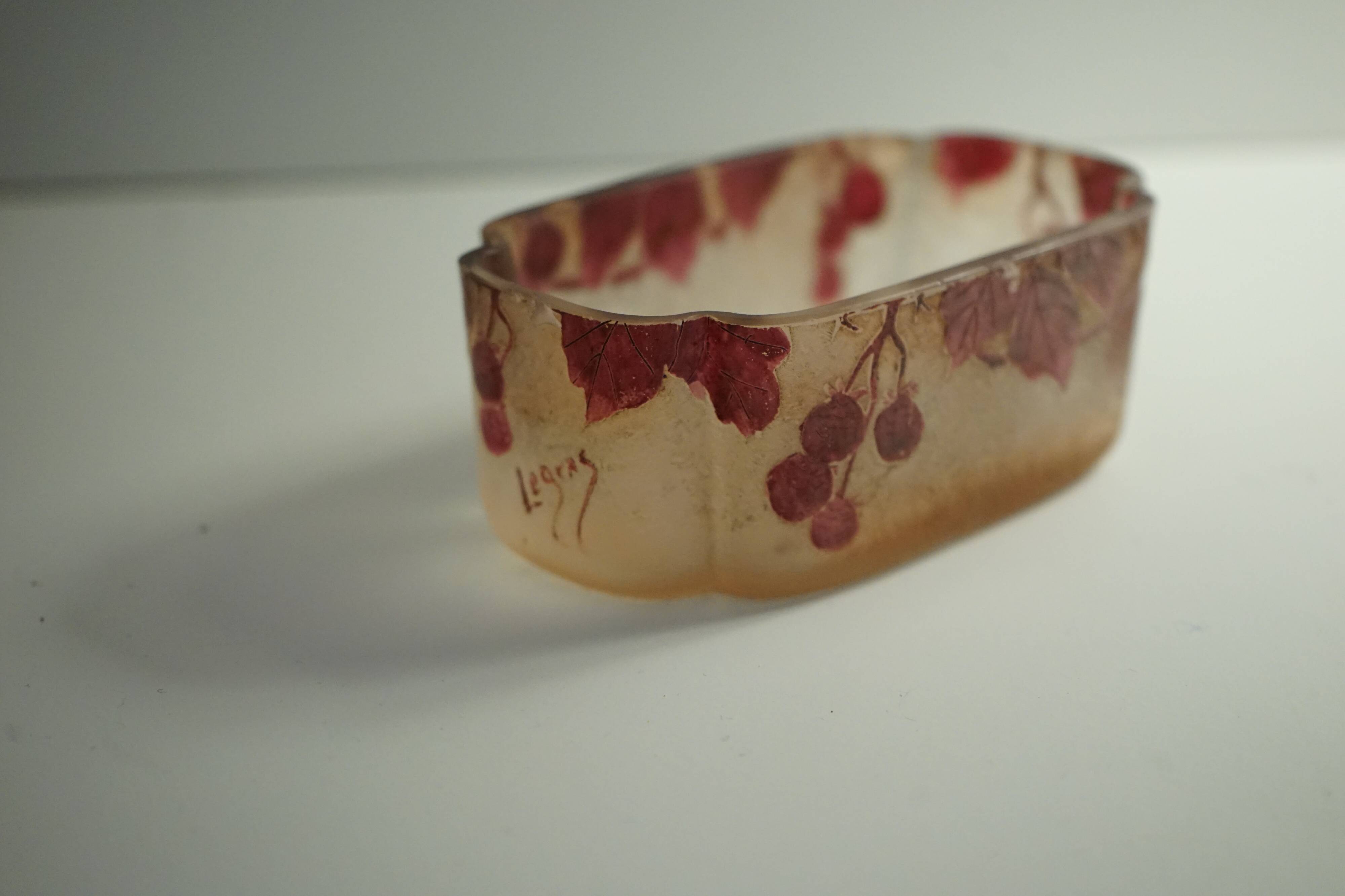 Legras Phoenician series ruby jardinière in multi-layered glass (1900 - 1910)