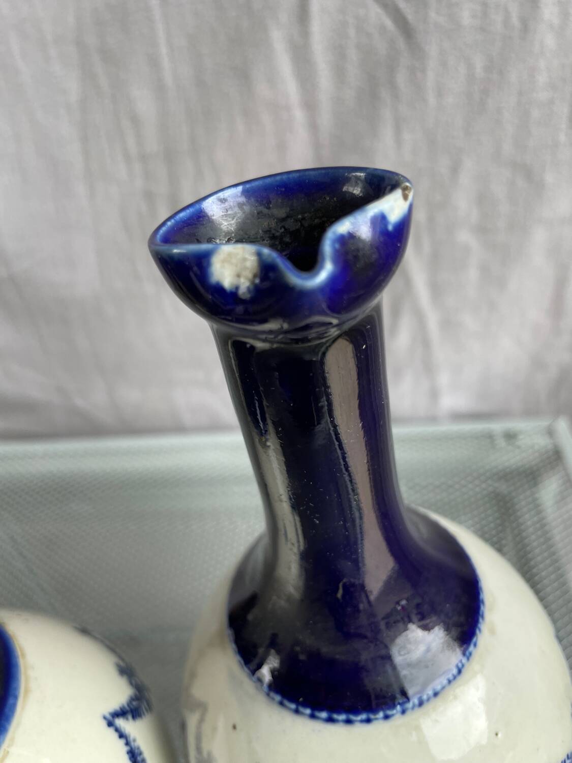 2 st Uzes tarre steel ewers