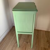 Green bedside