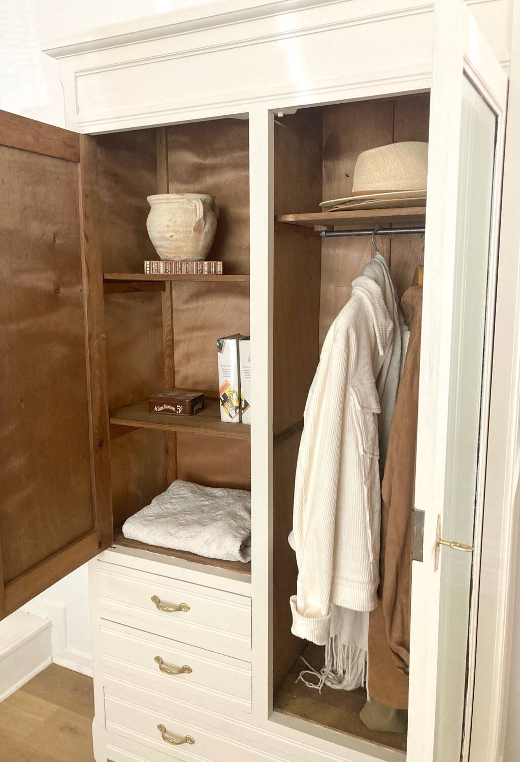 Petite armoire penderie art déco
