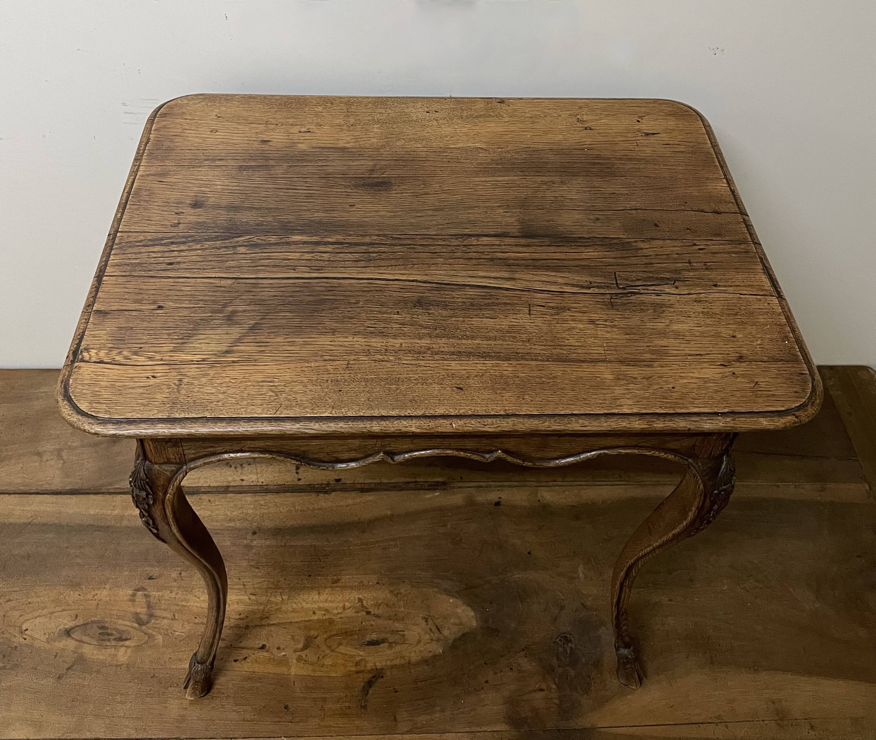 Table d appoint en chêne d époque du XIX ème siècle