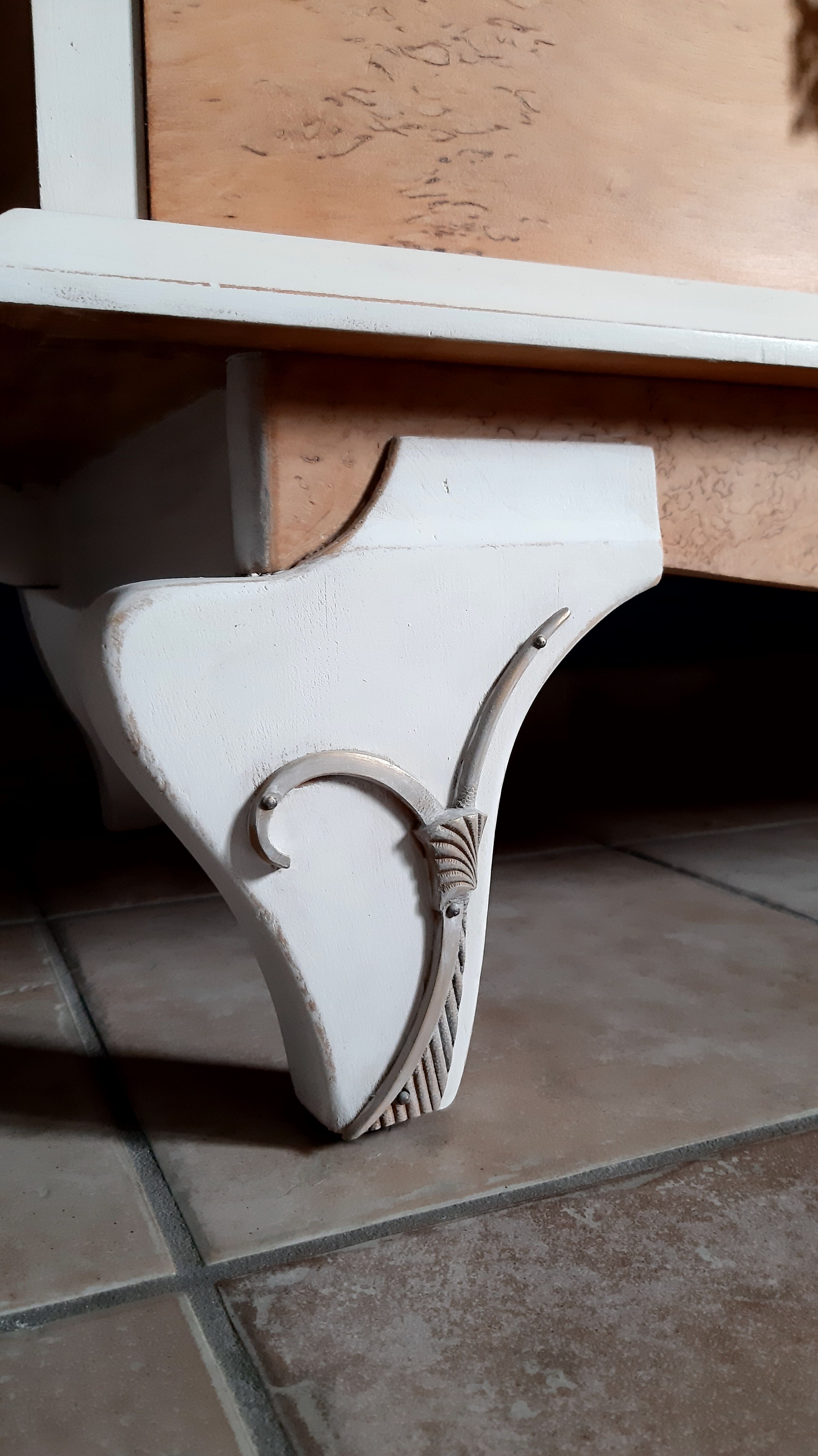 Storage cabinet entrance bohemian style