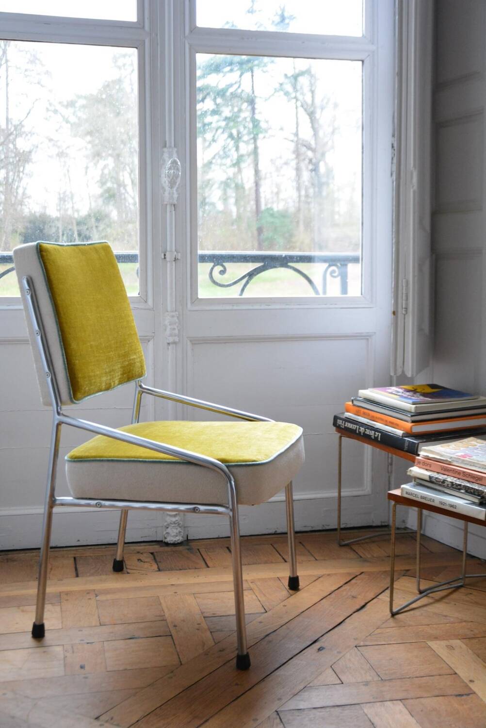 Tricolor chrome armchair