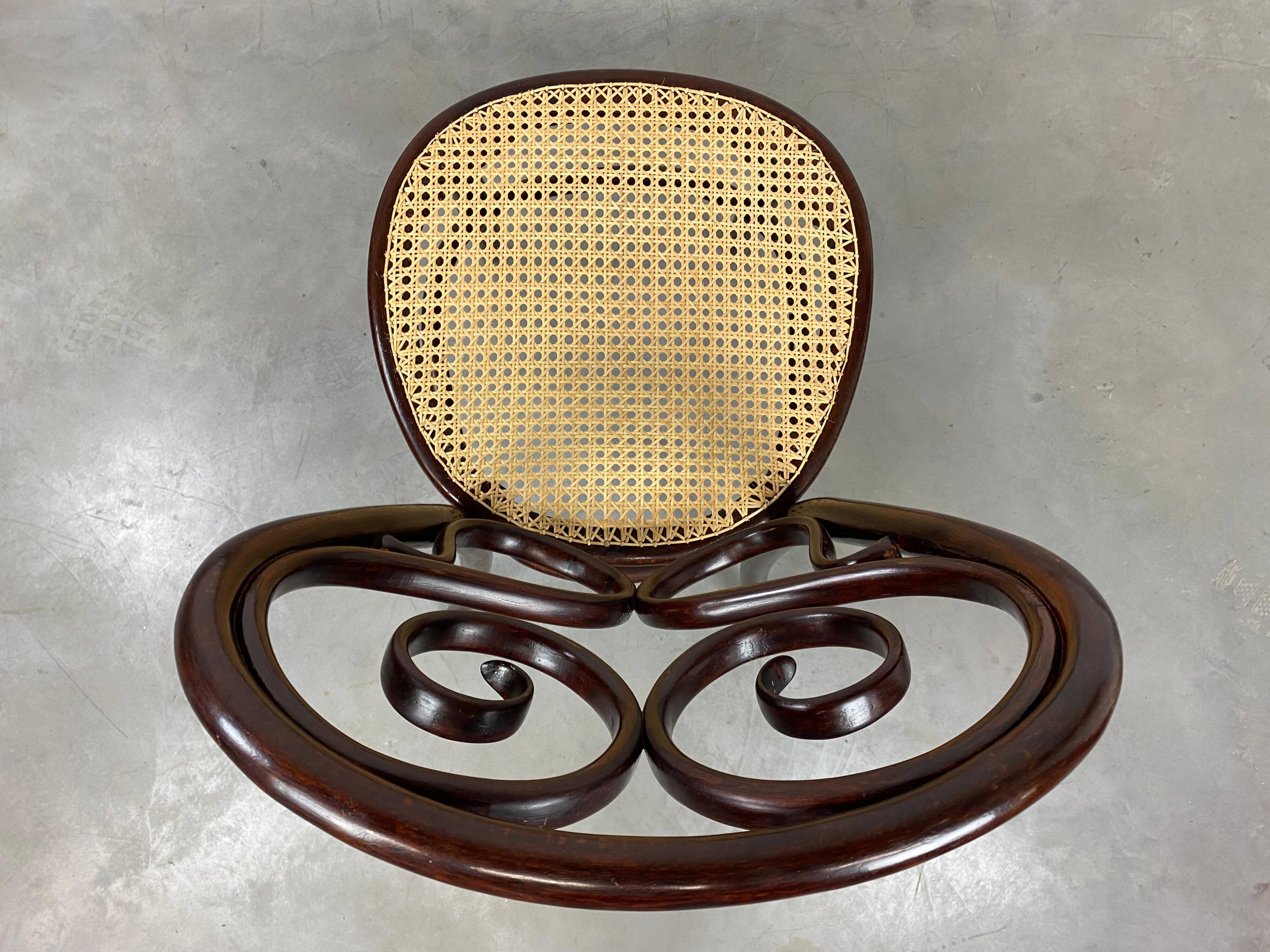 Chaise de salle à manger Thonet n°4