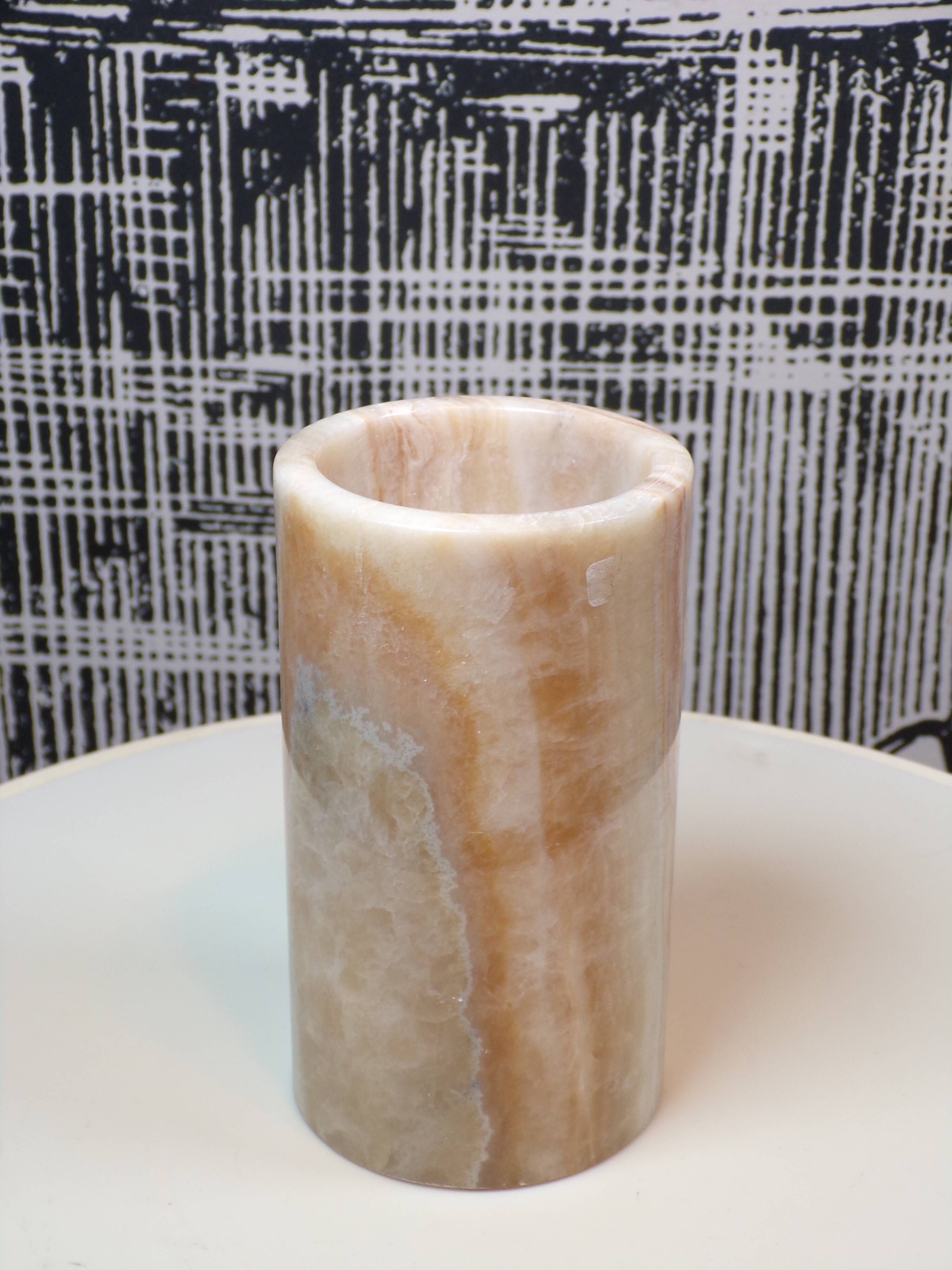 Vase rouleau en onyx