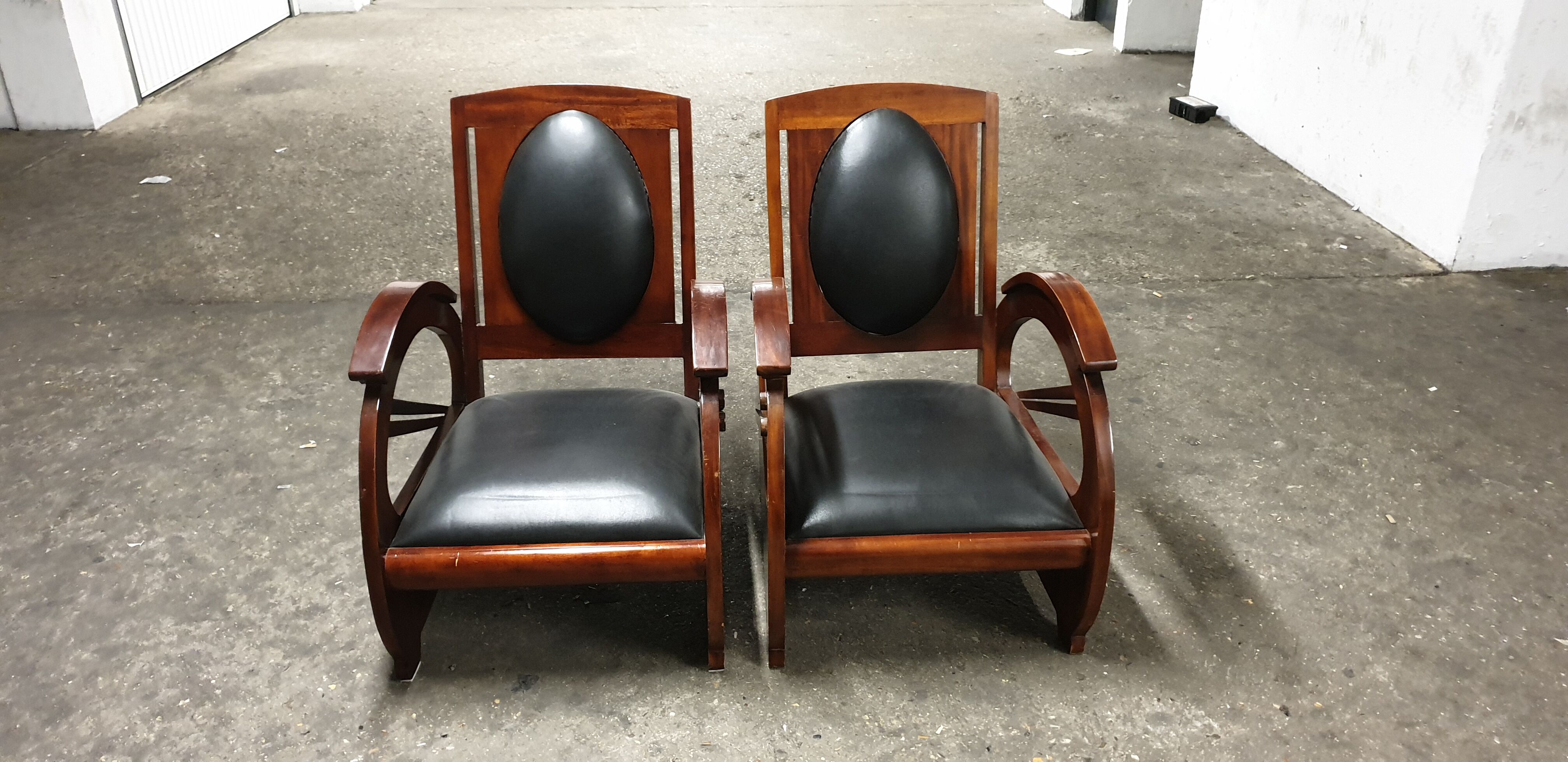 Pair of chairs desing boat