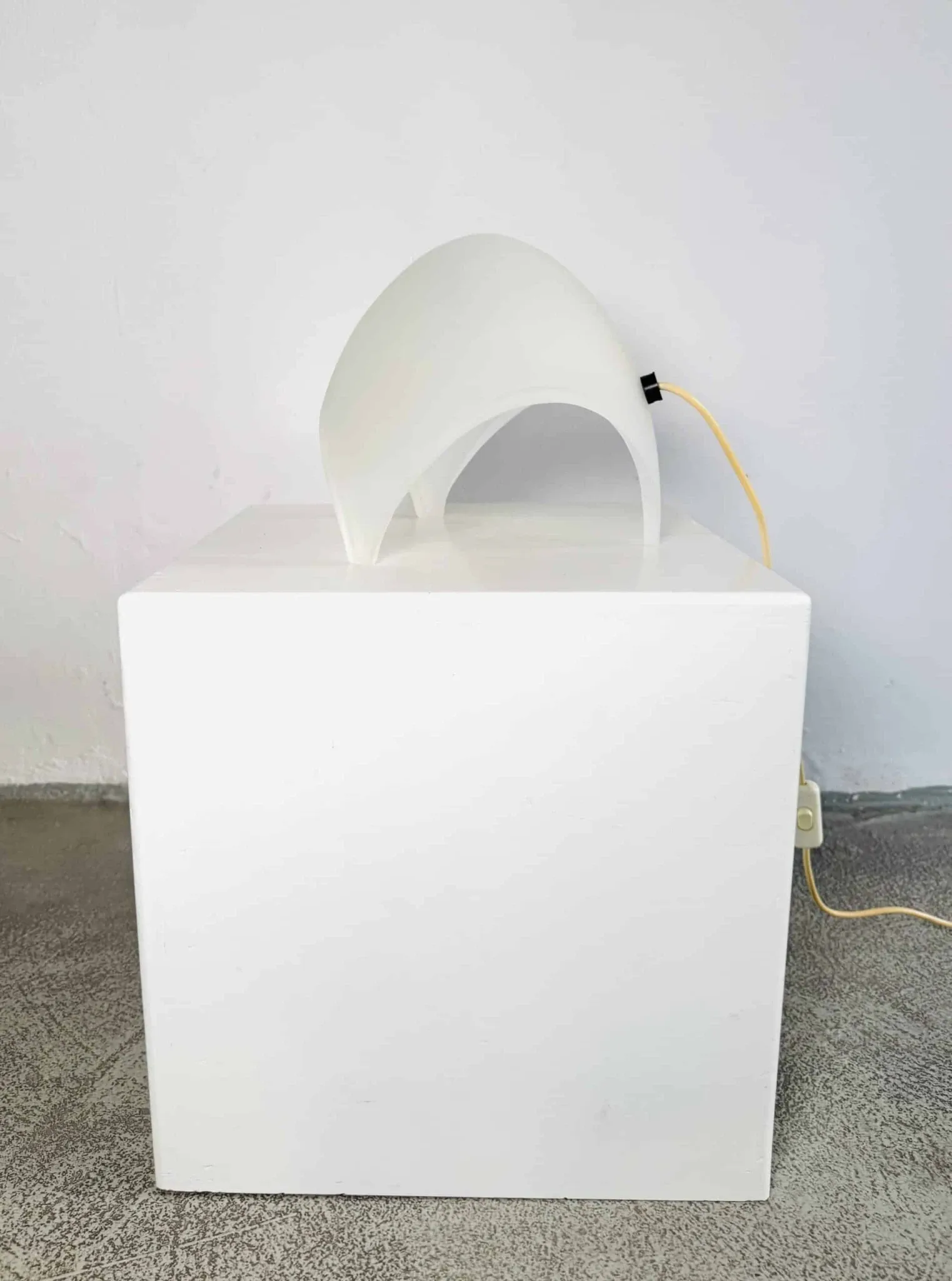 Frosted Glass 'Coque' Table Lamp By Elio Martinelli For Martinelli Luce, Italy, 1970S