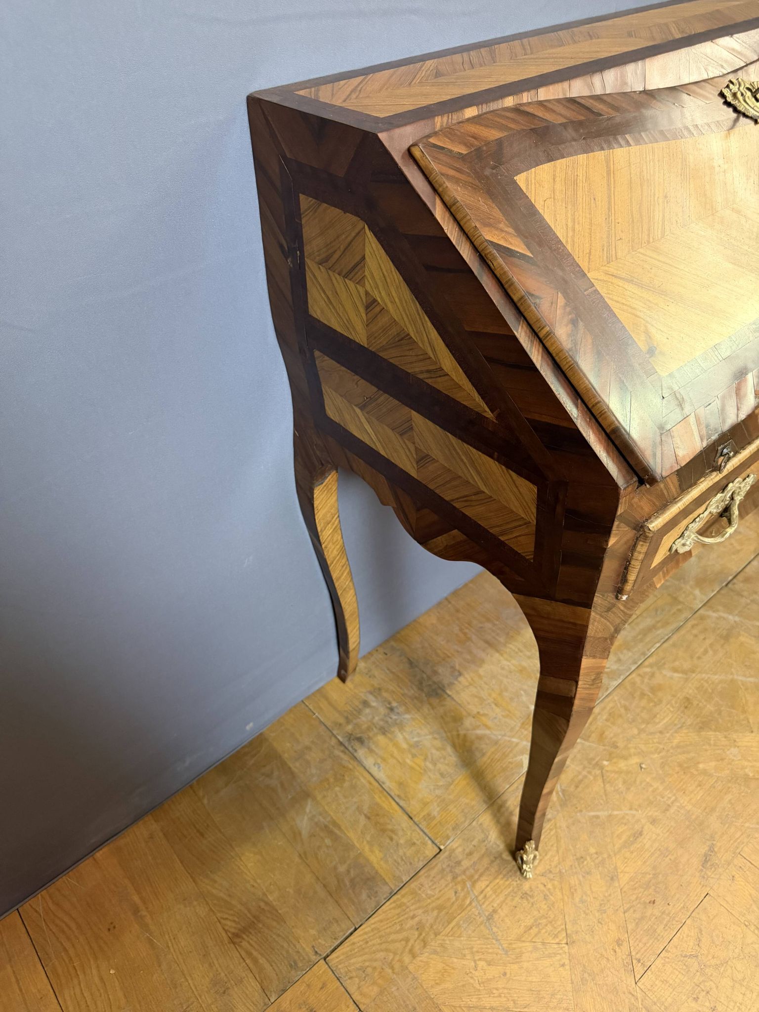 Bureau de pente Louis XV en marqueterie XVIIIème