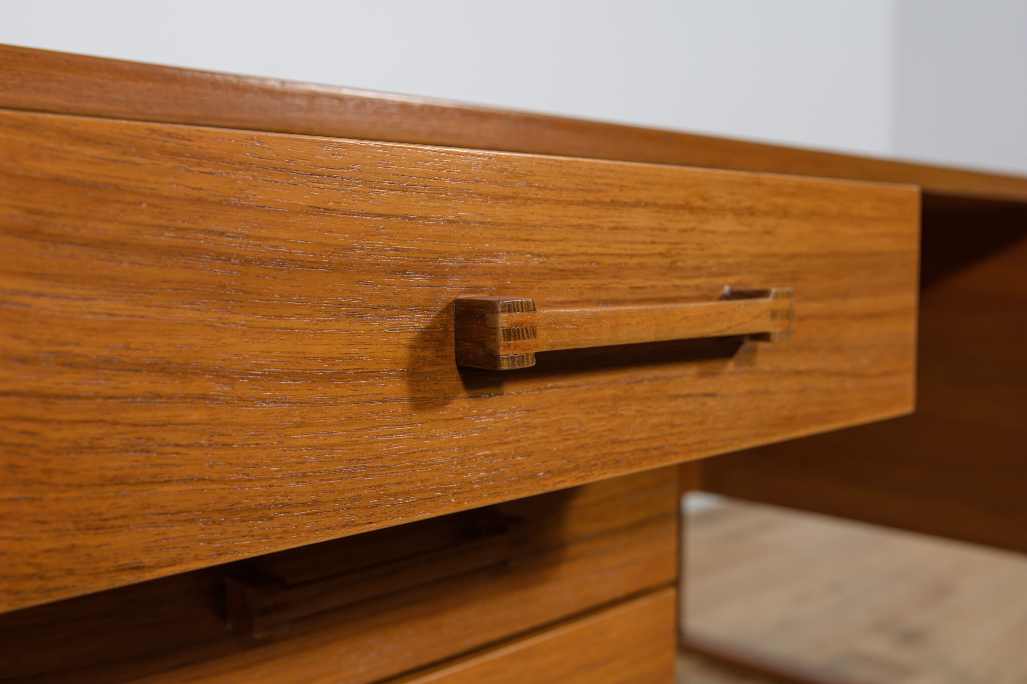 Mid-Century Teak Freestanding Desk by Torben Valeur & Henning Jensen for Dyrlund, Denmark, 1960s