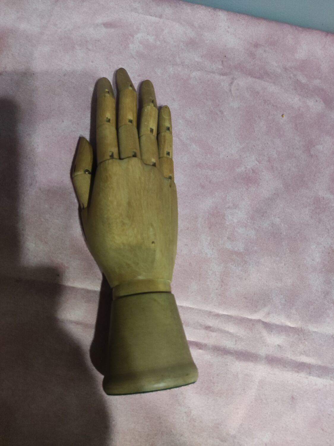 Articulated wooden hand