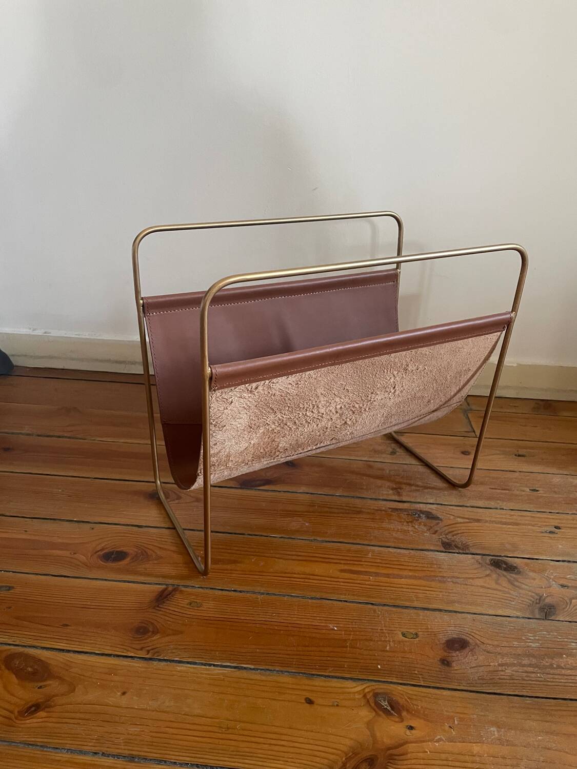 Leather magazine holder