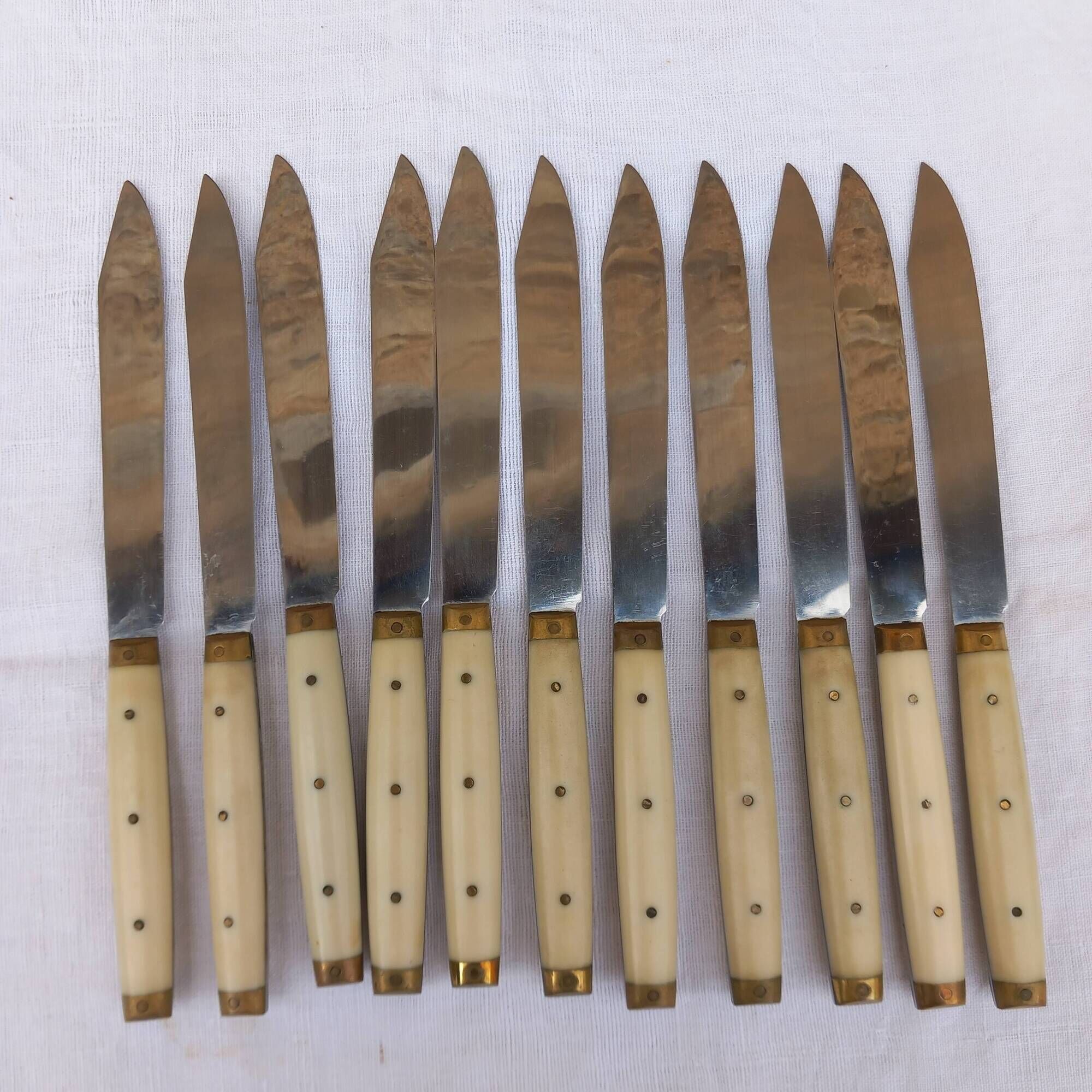 Lot de 11 couteaux vintage Douris
