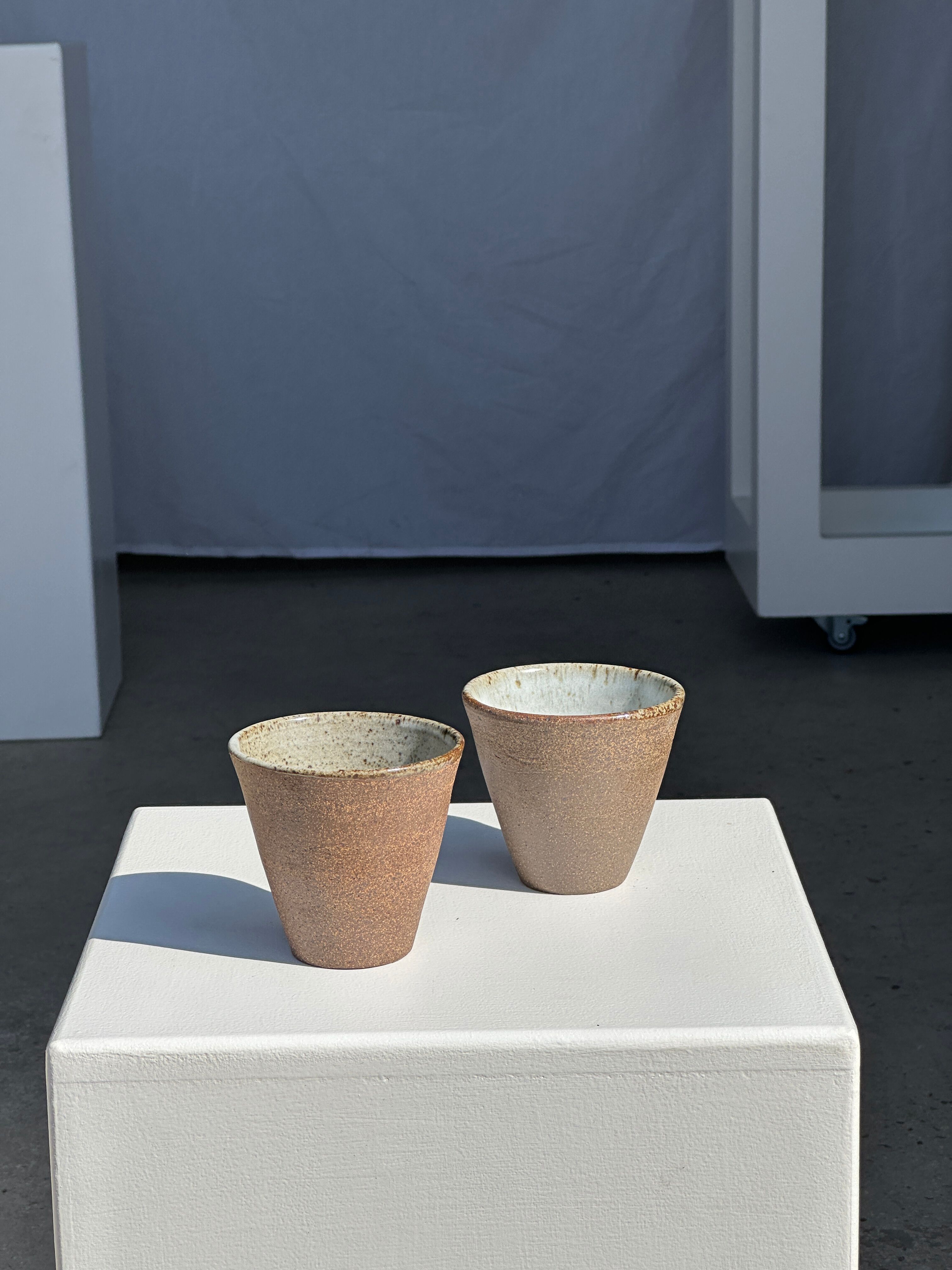 Lot de 2 tasses en céramique indonésienne (mat brun)