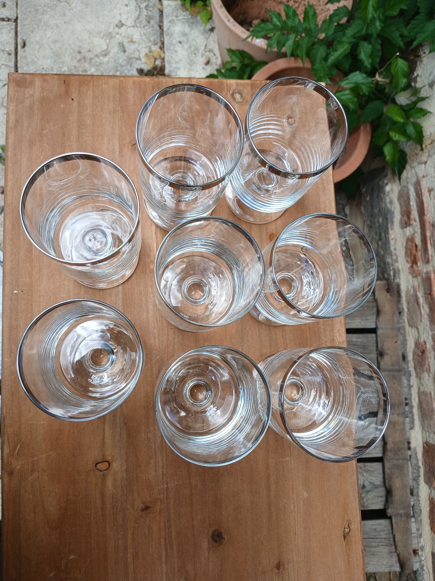 8 verres à pied vintages
