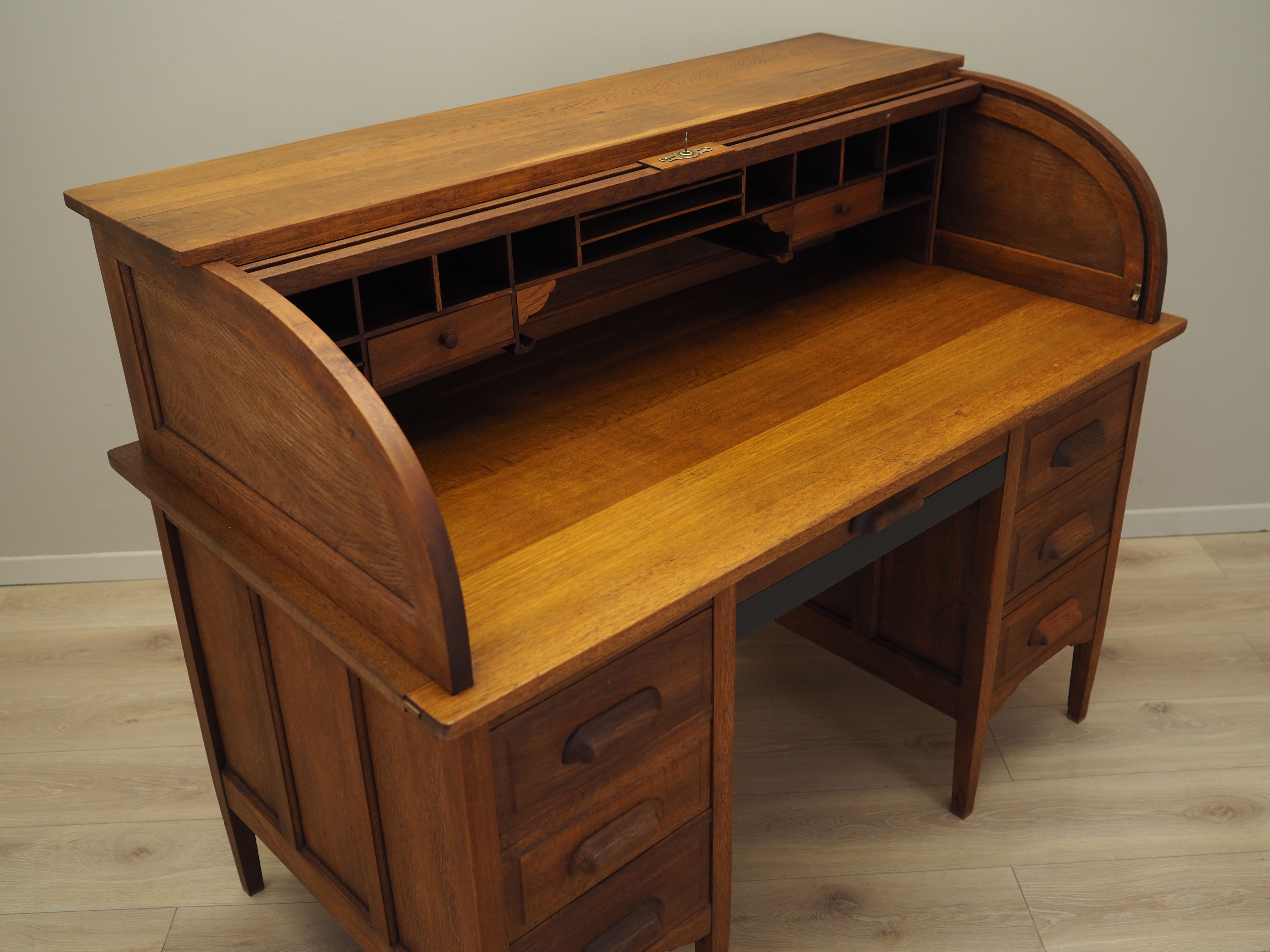 Bureau en chêne, design danois, années 1950, production: Danemark