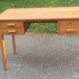 Antique wooden desk with 3 drawers