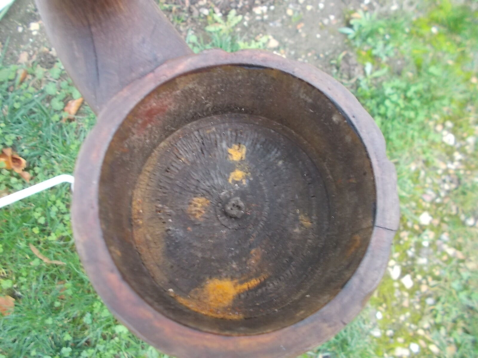 Ashtray on wooden legs