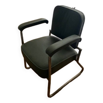 Ancien fauteuil de barbier en similicuir vert et métal argenté