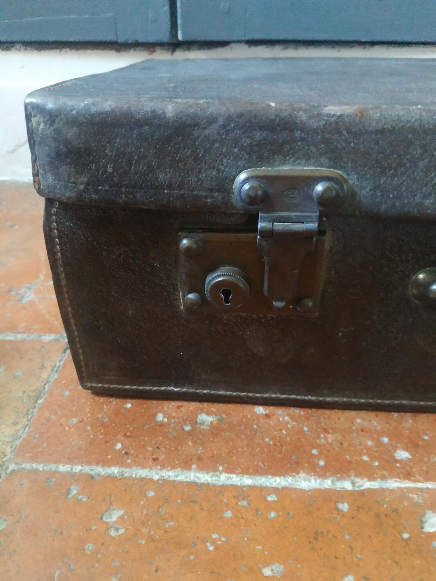Leather suitcase 1900