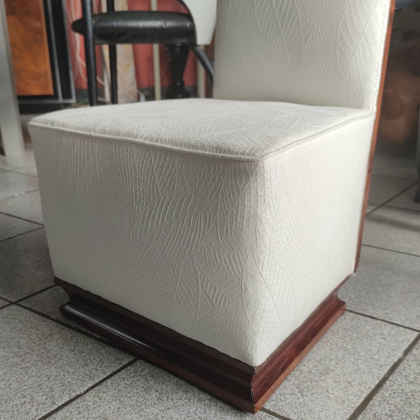 Charming decorative arts period armchair in solid walnut