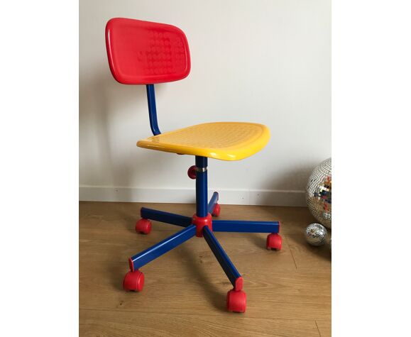 Chaise De Bureau A Roulettes Pour Enfant Par Ikea Memphis Style Annees 90 Selency Chaise De Bureau A Roulettes Pour Enfant Par Ikea Memphis Style Annees 90 Selency