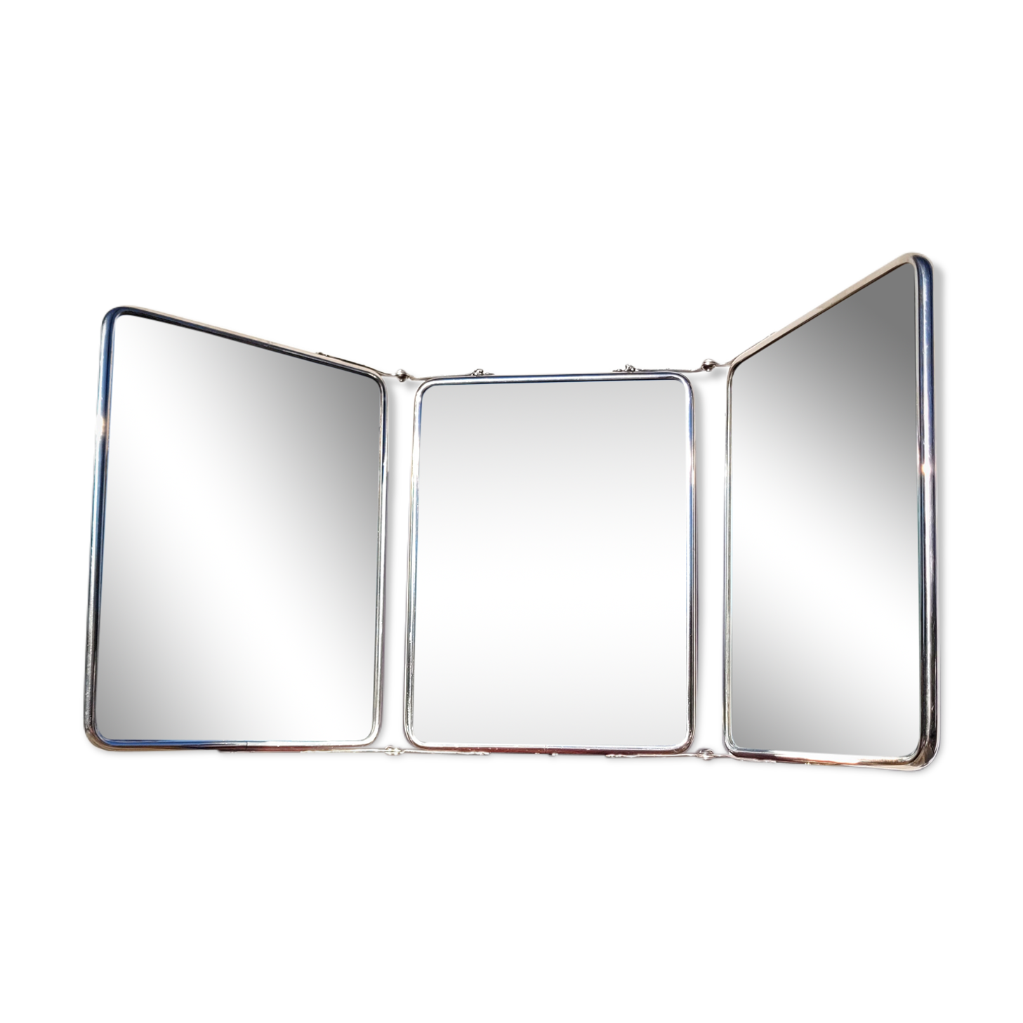 Beveled triptych barber mirror