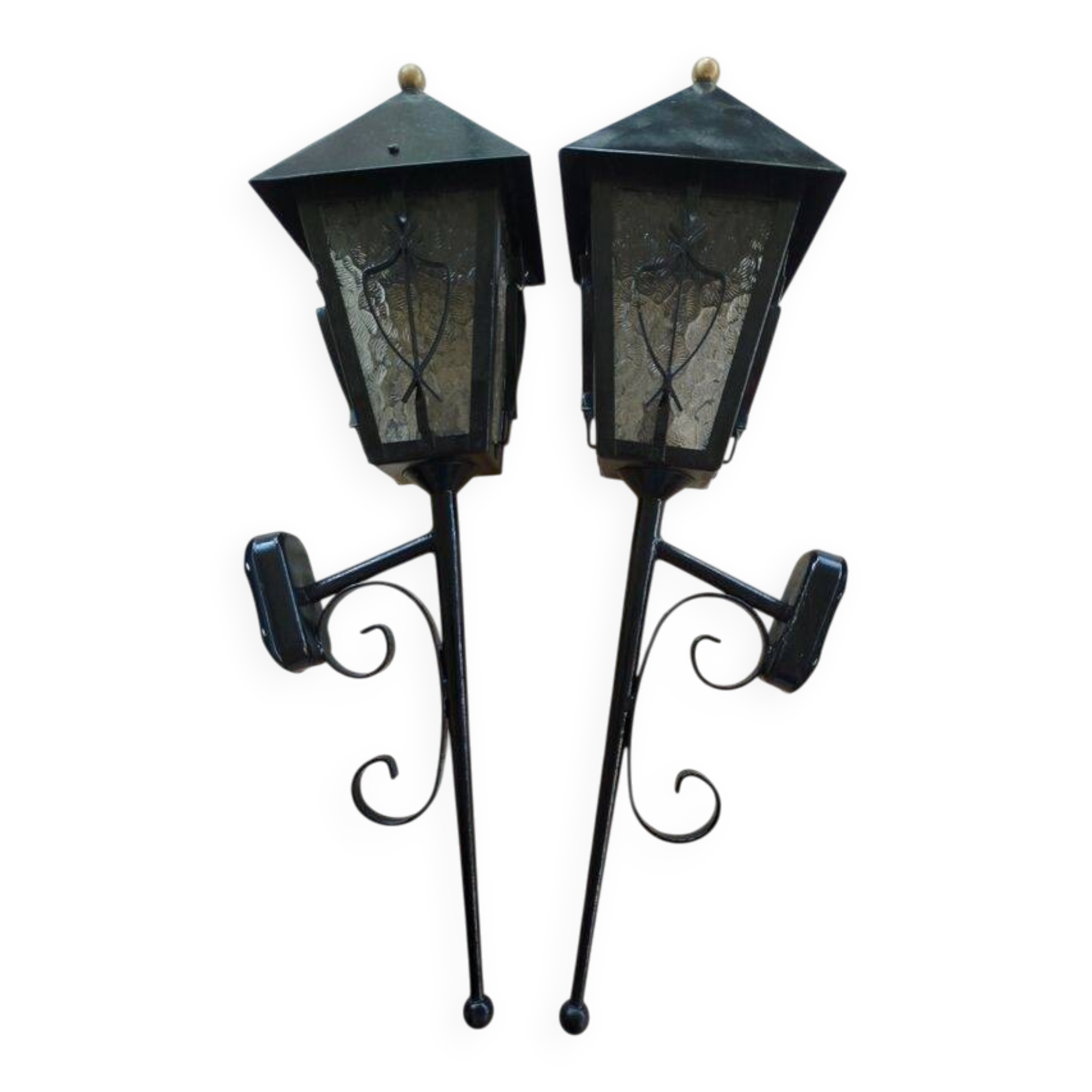 Outdoor wall lights