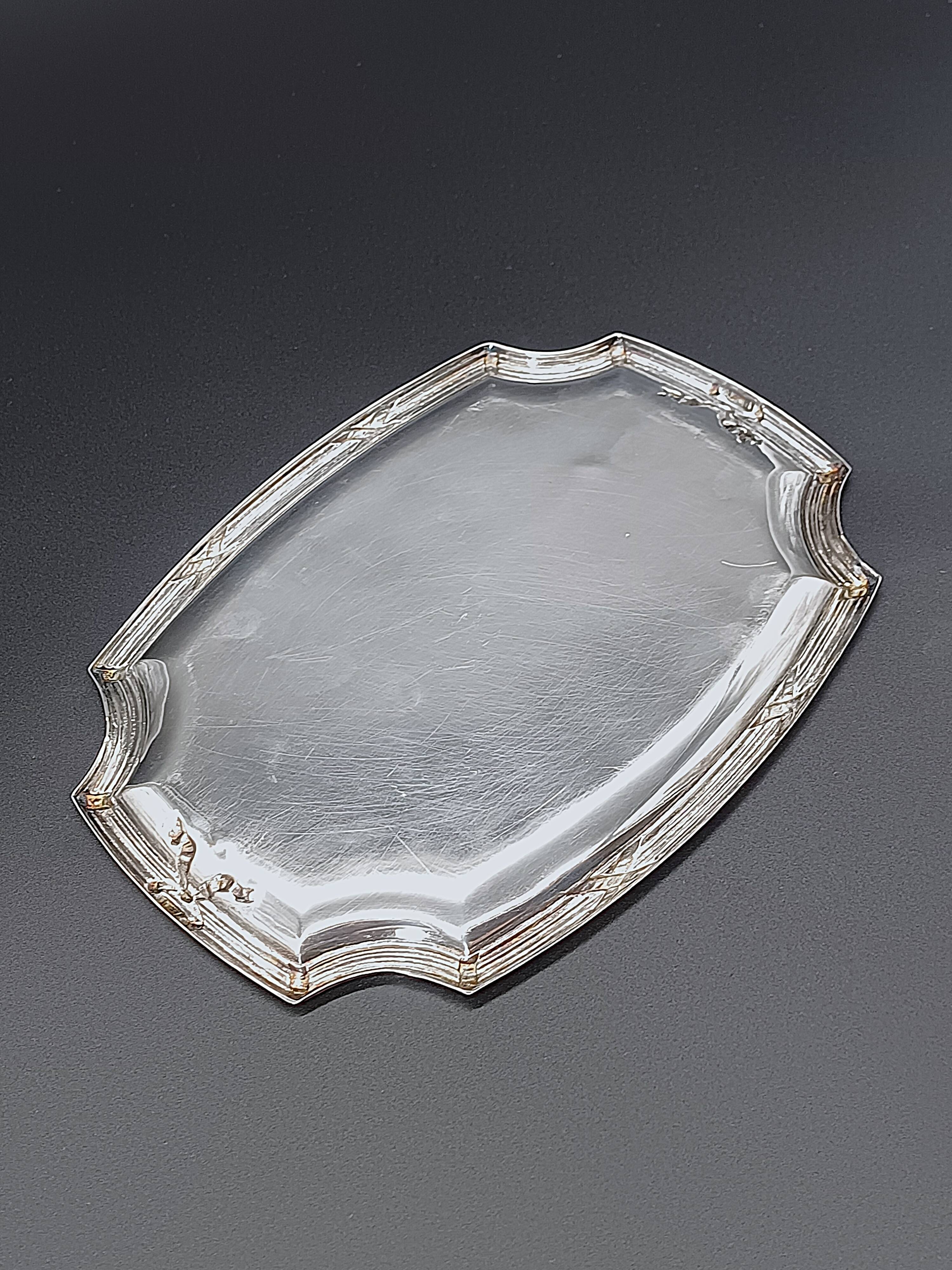 Refined small serving tray or rectangular catch-all with rounded corners.