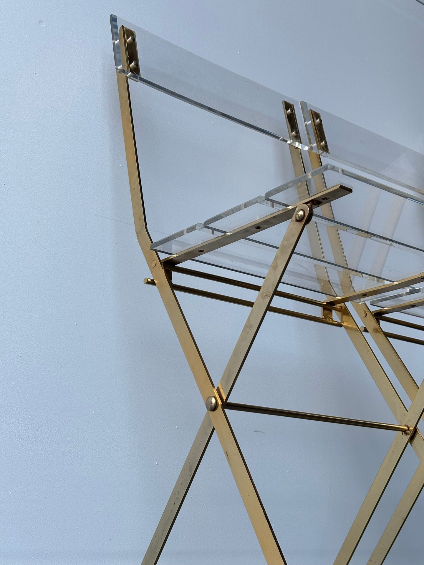 4 chaises pliantes « les invisibles » pour Marais international 1970