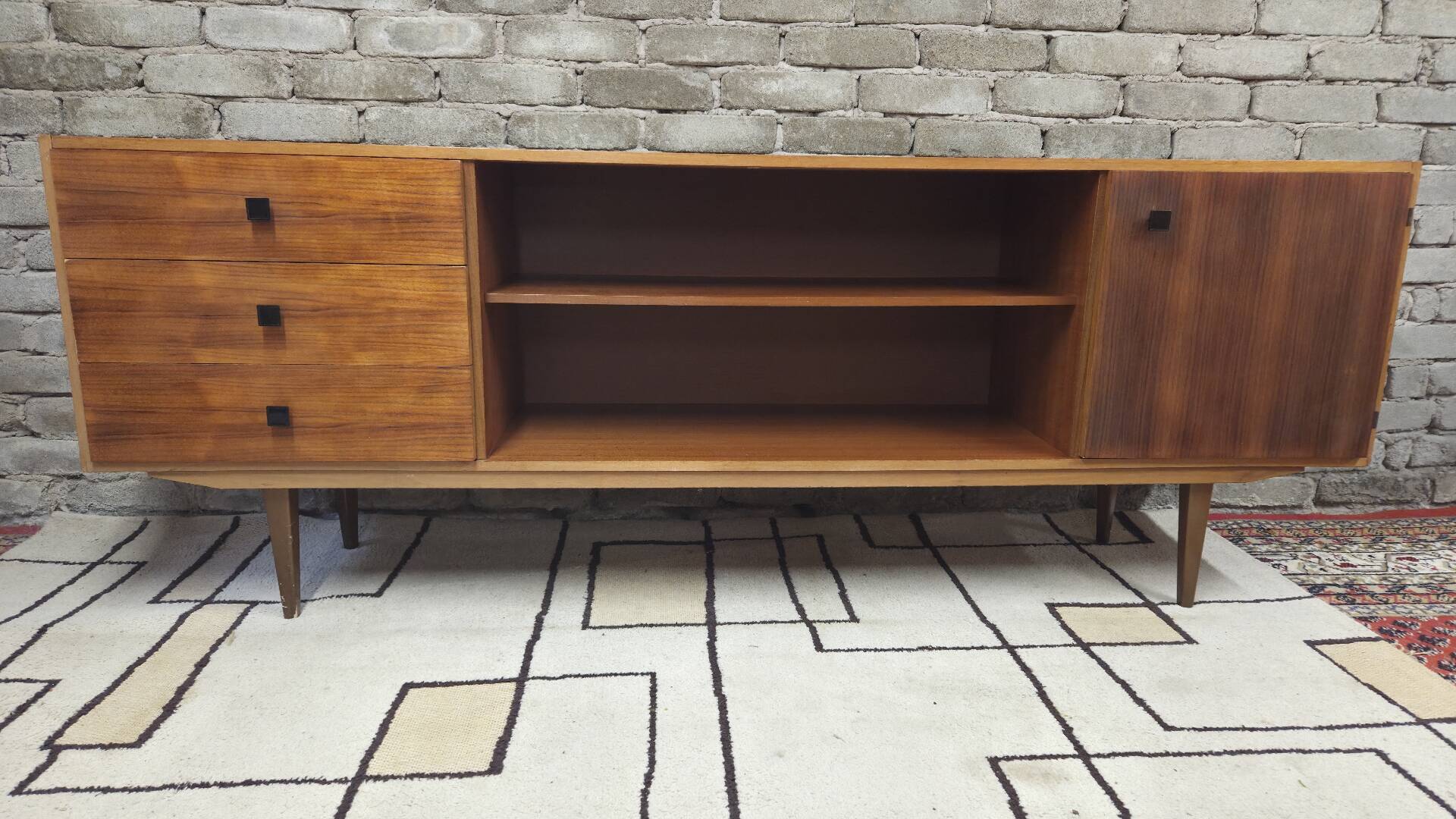 Large vintage sideboard from the 60s/70s – 3 drawers – modernist design
